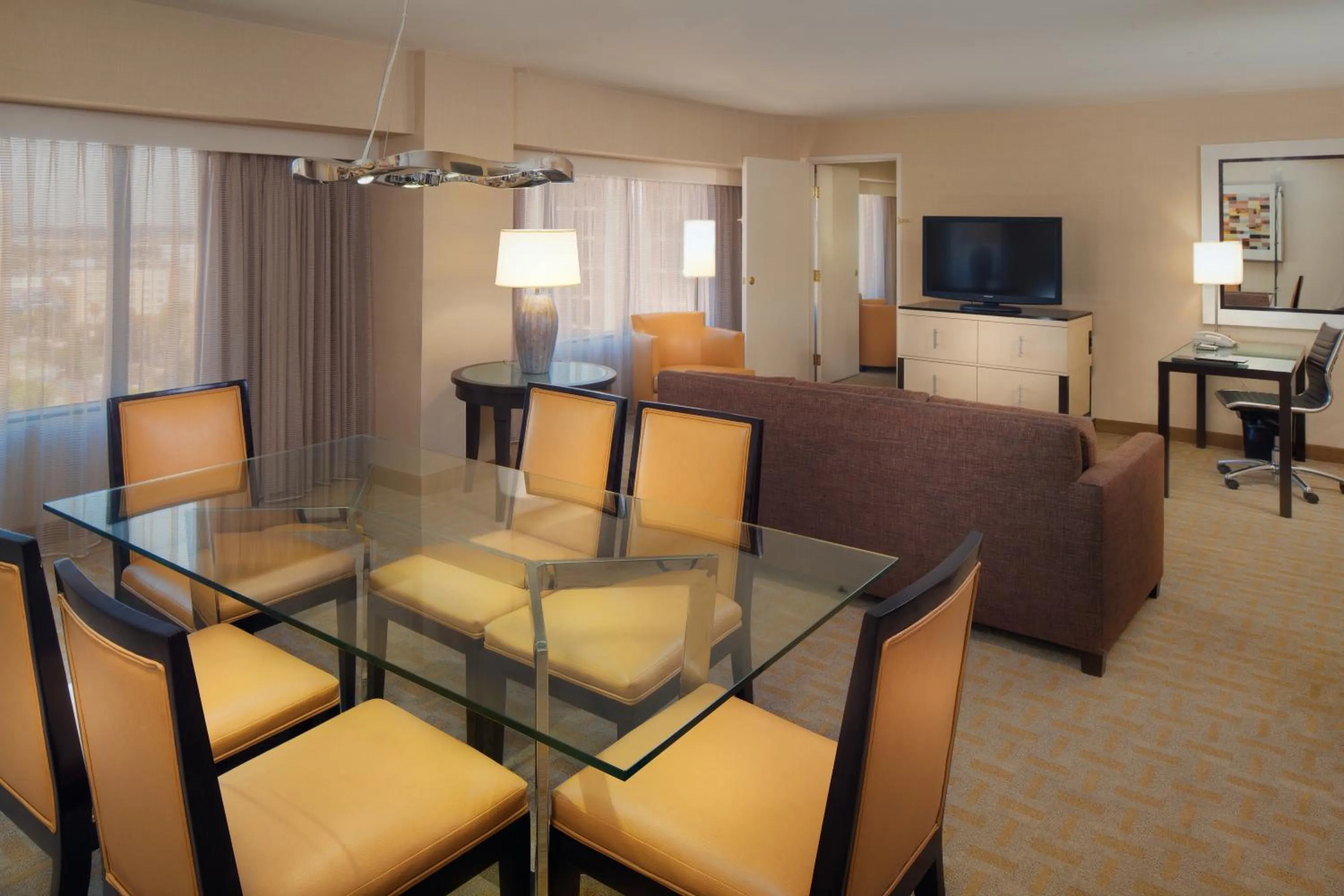 Living room in Hilton Los Angeles Airport