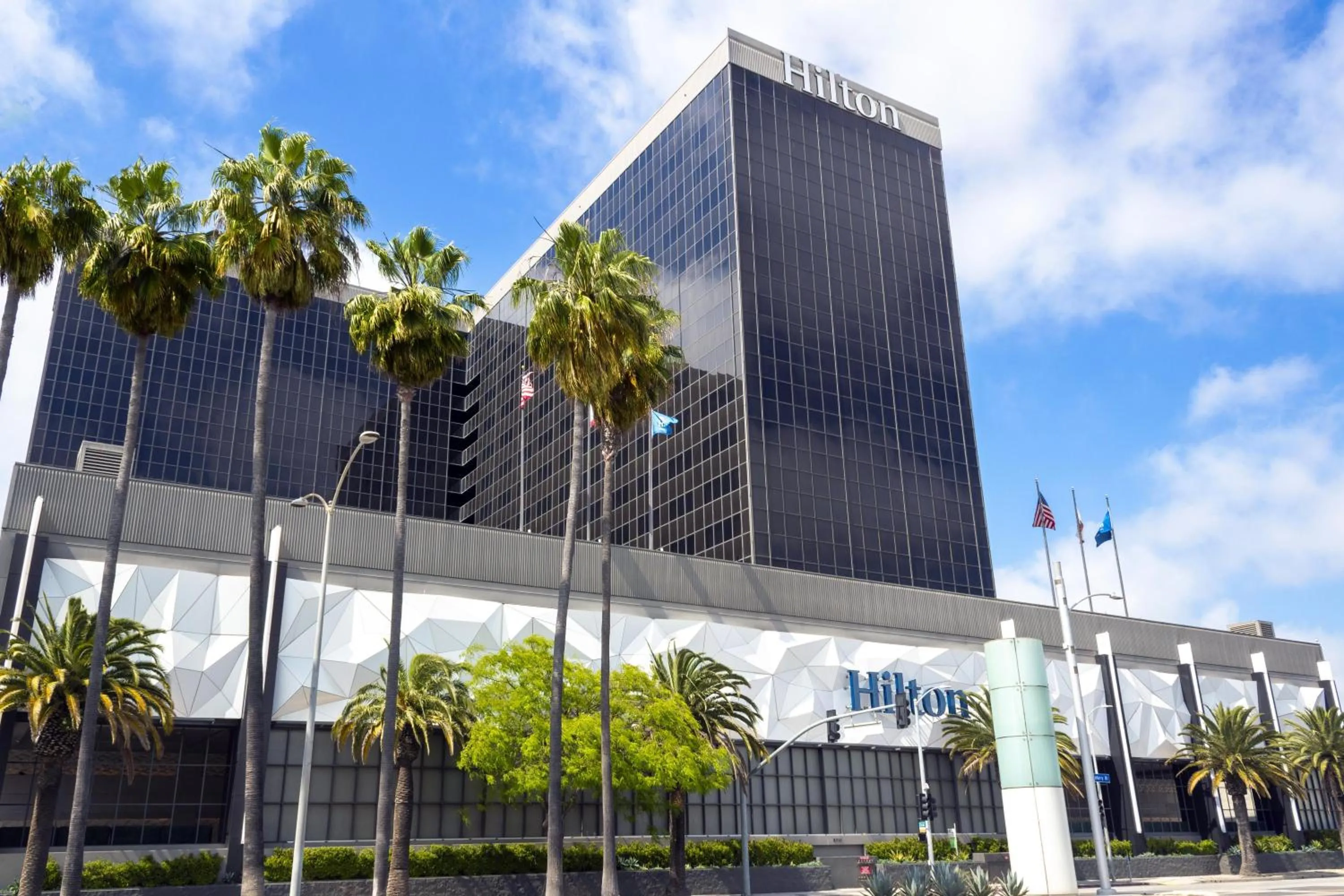 Property building in Hilton Los Angeles Airport