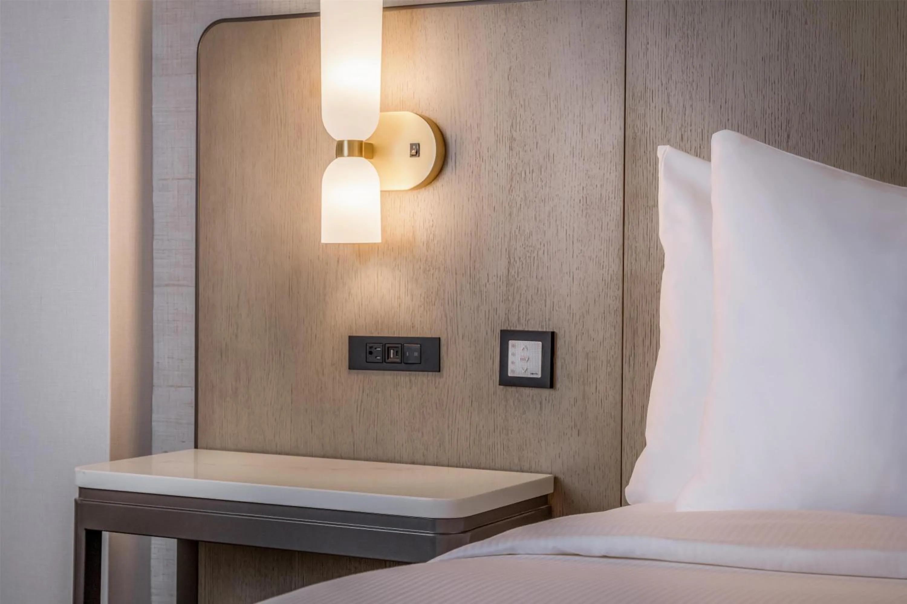 Bedroom, Bed in Hilton Los Angeles Airport