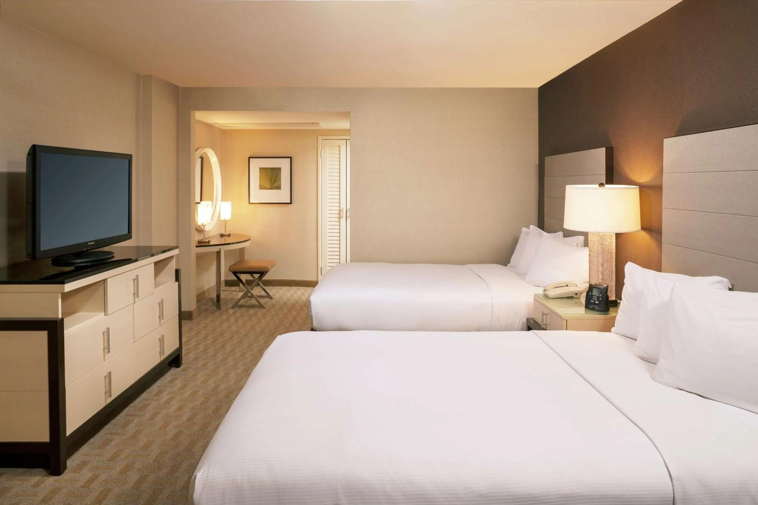 Bedroom, Bed in Hilton Los Angeles Airport