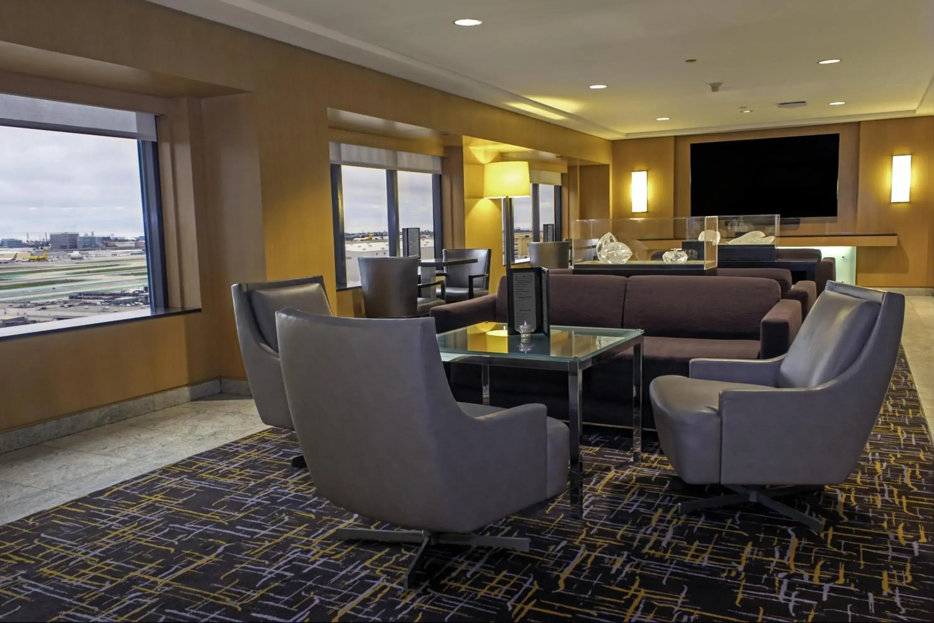 Lounge or bar in Hilton Los Angeles Airport Lounge or bar in Hilton Los Angeles Airport
