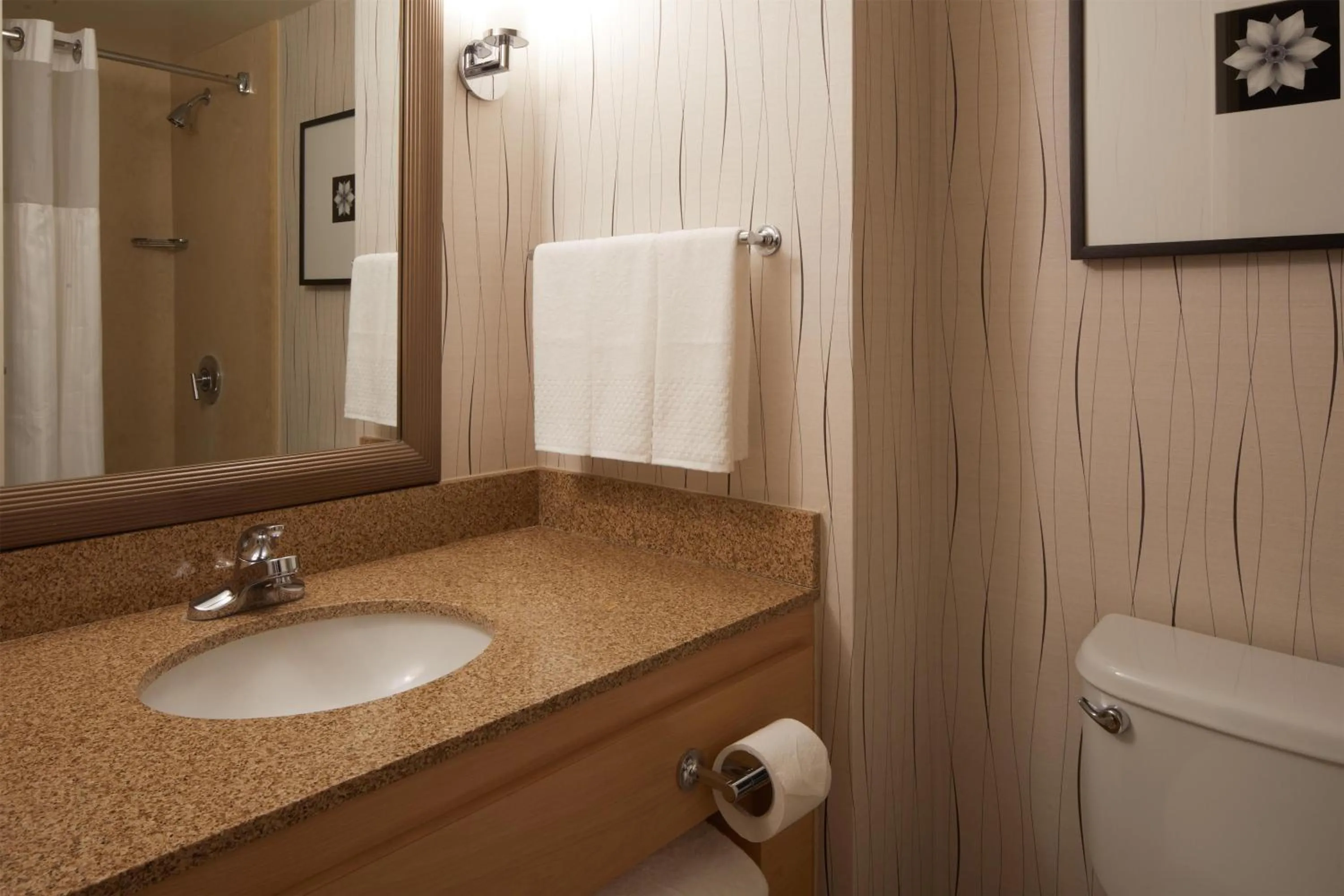 Bathroom in Hilton Los Angeles Airport