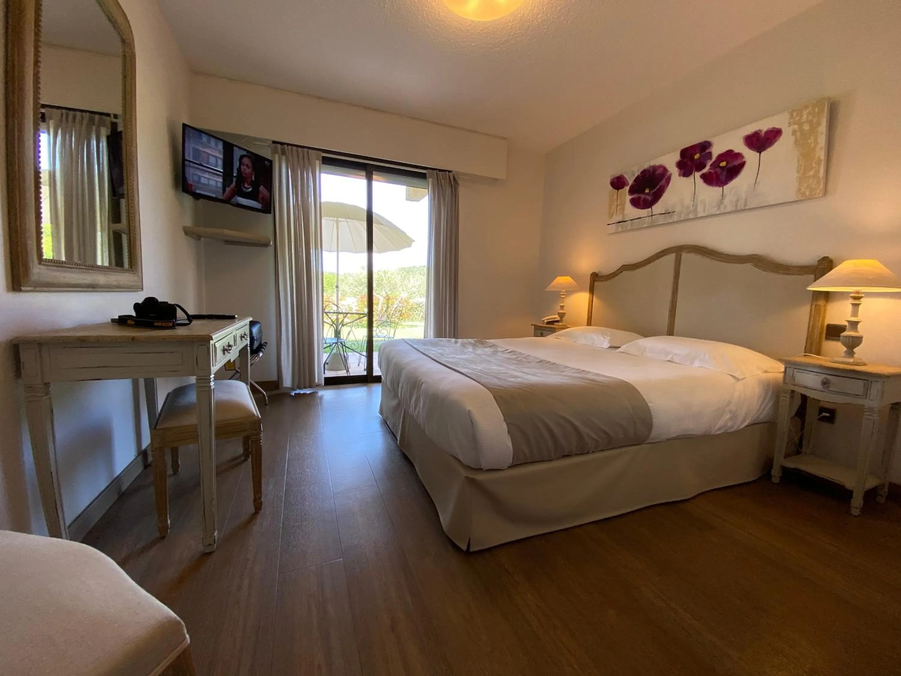 Bed in Hôtel Le Colombier