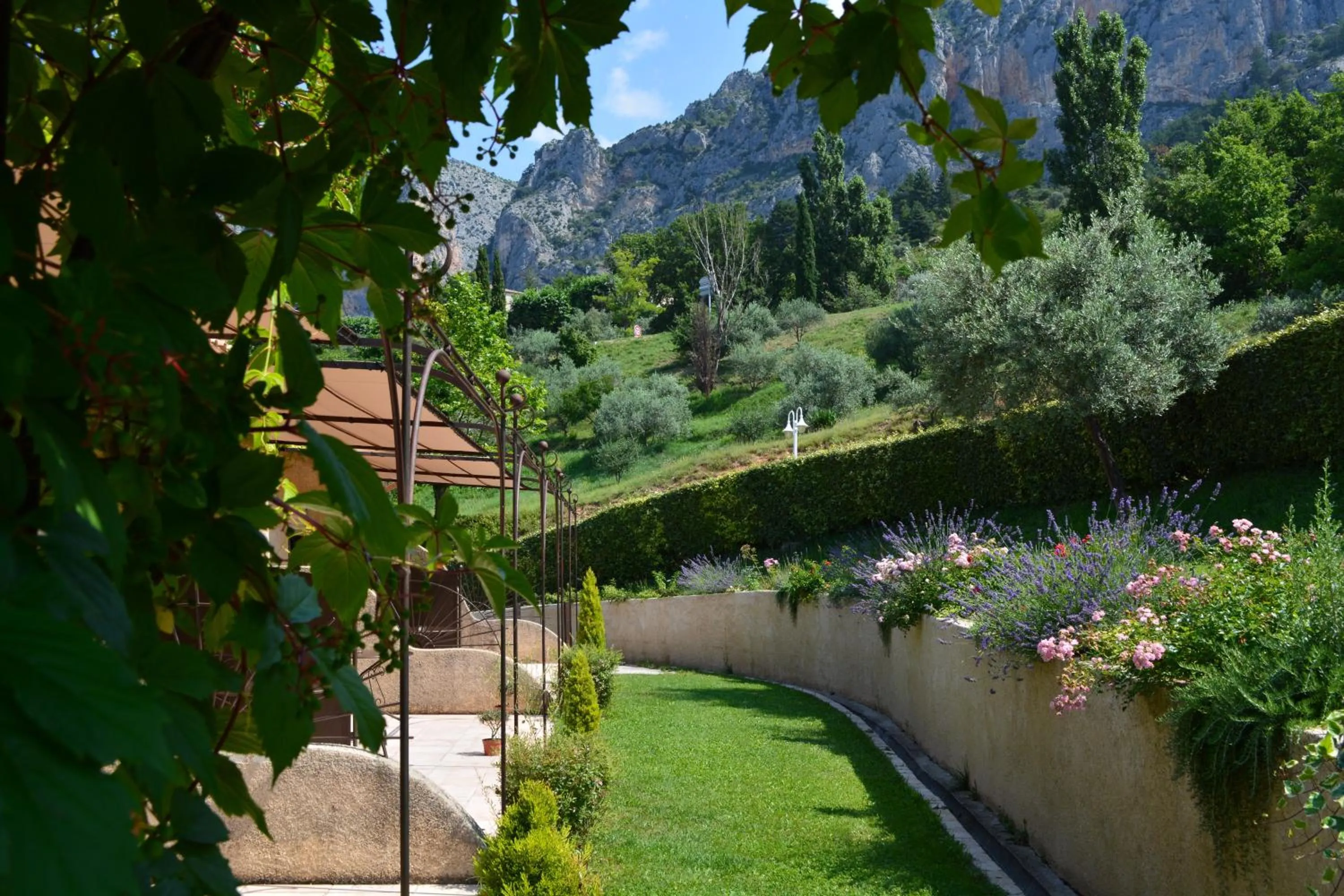 Facade/entrance in Hôtel Le Colombier