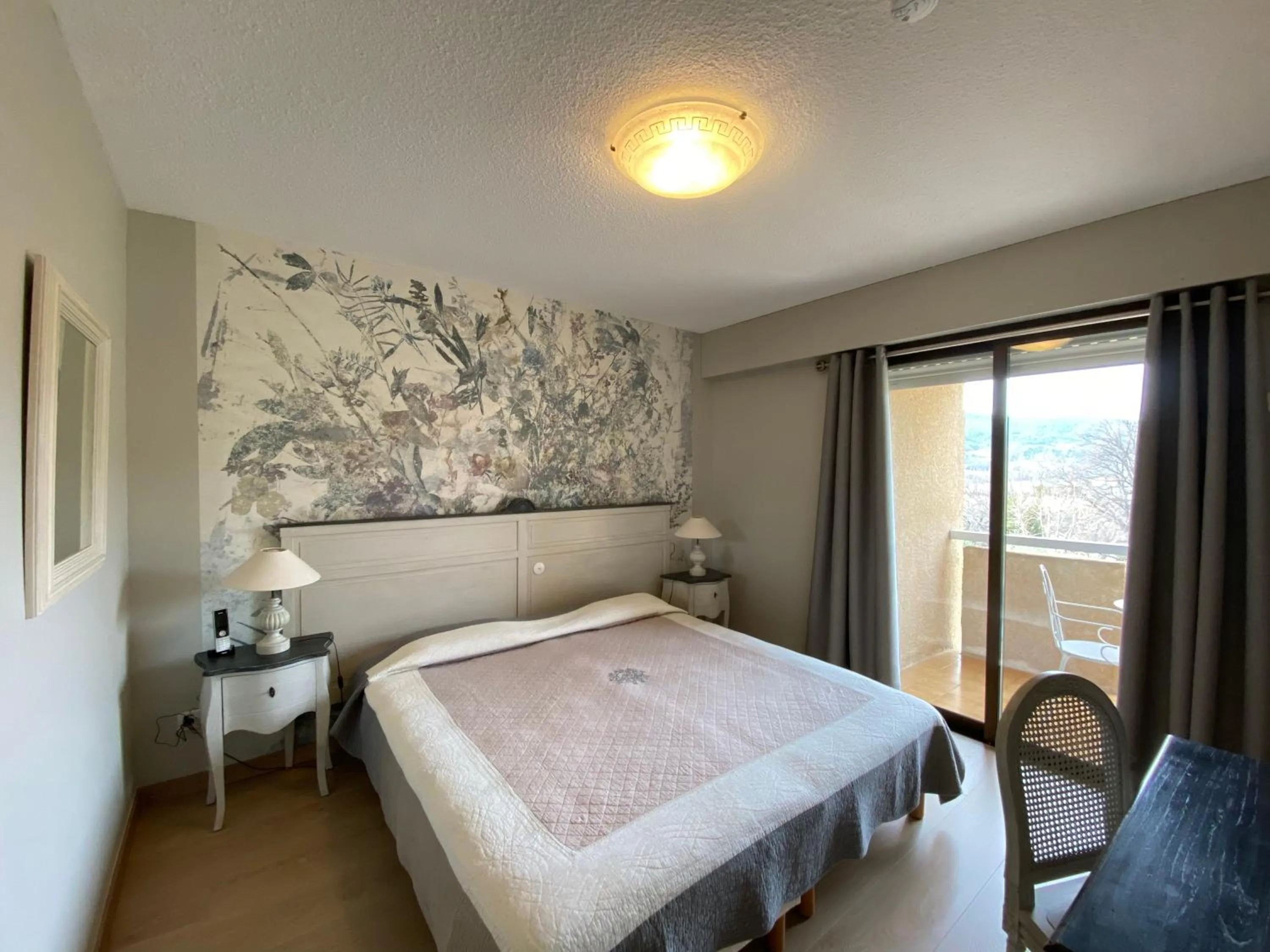 Bed in Hôtel Le Colombier