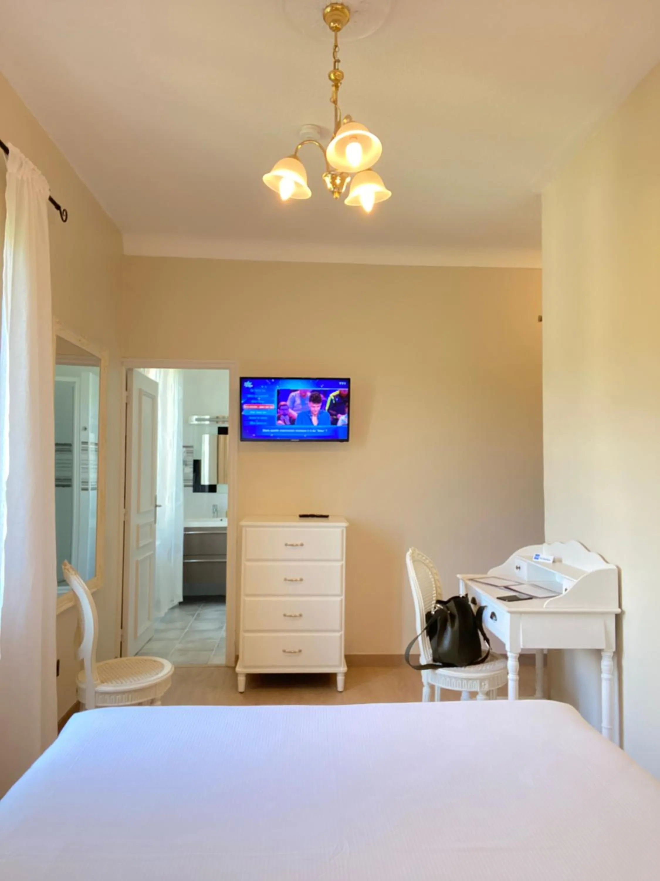Bedroom, Bed in Hôtel Le Colombier