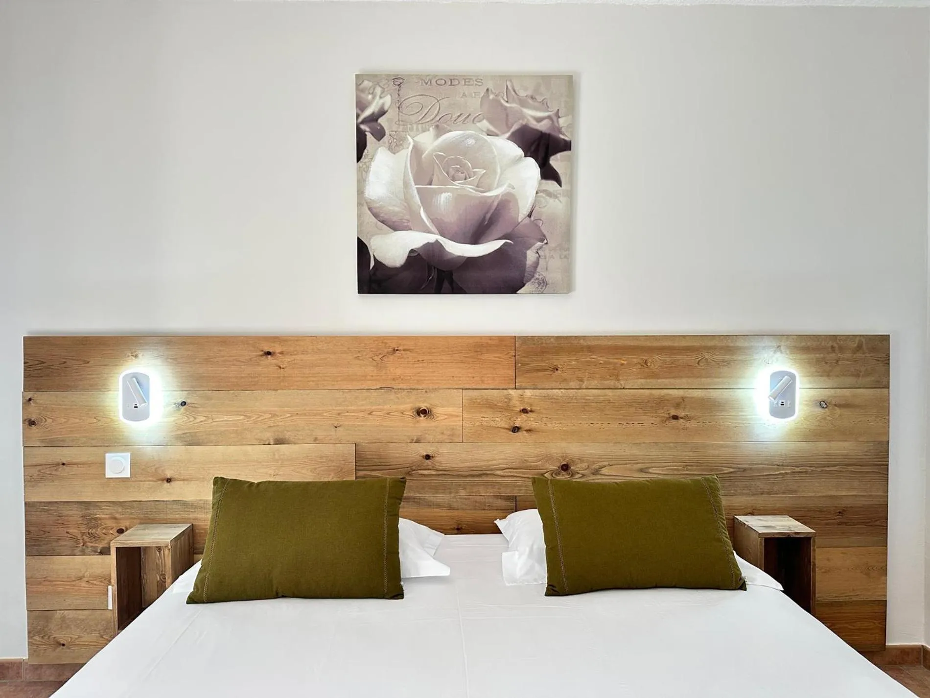 Bed in Hôtel Le Colombier