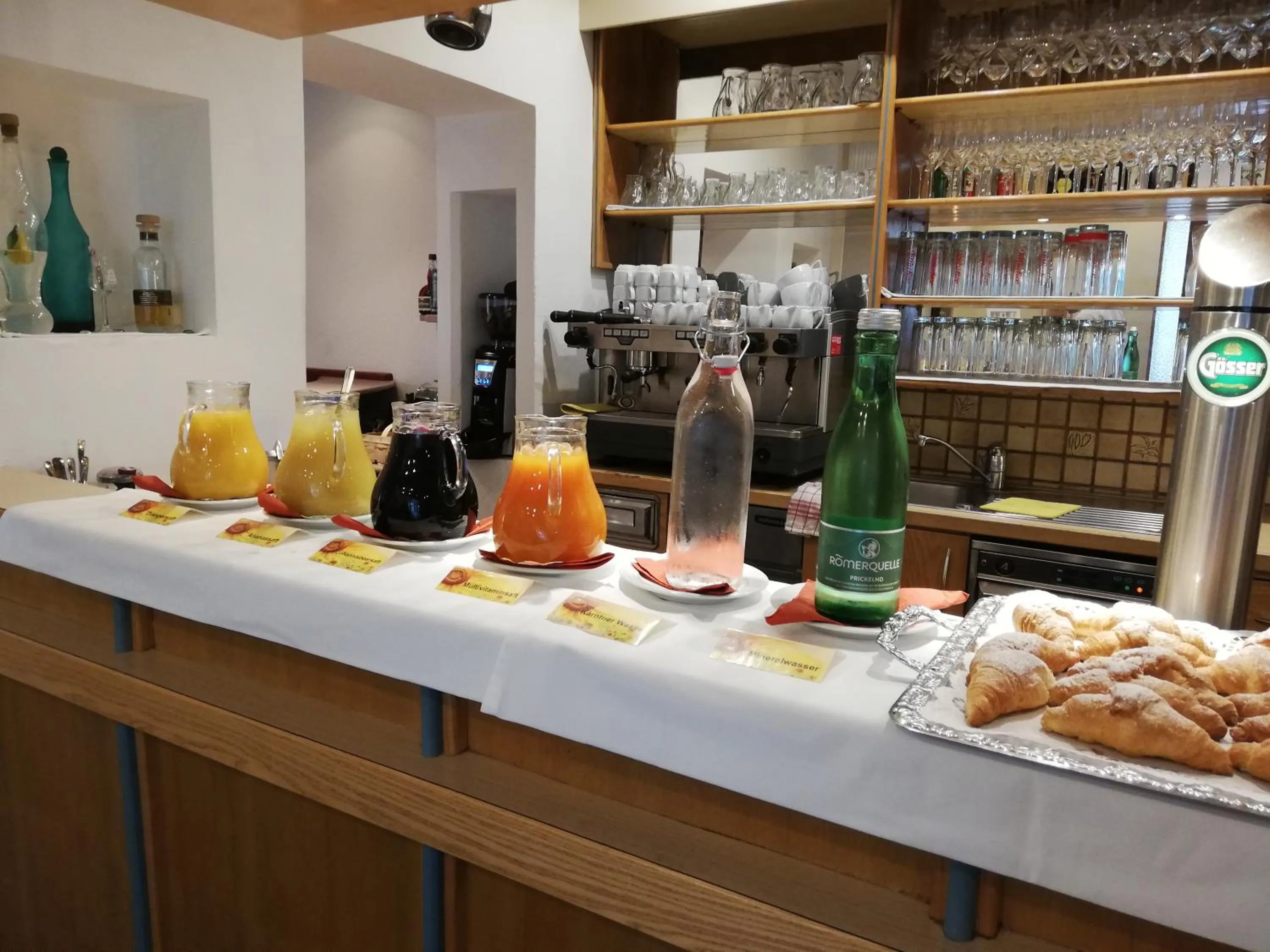 Buffet breakfast in Hotel Schönruh