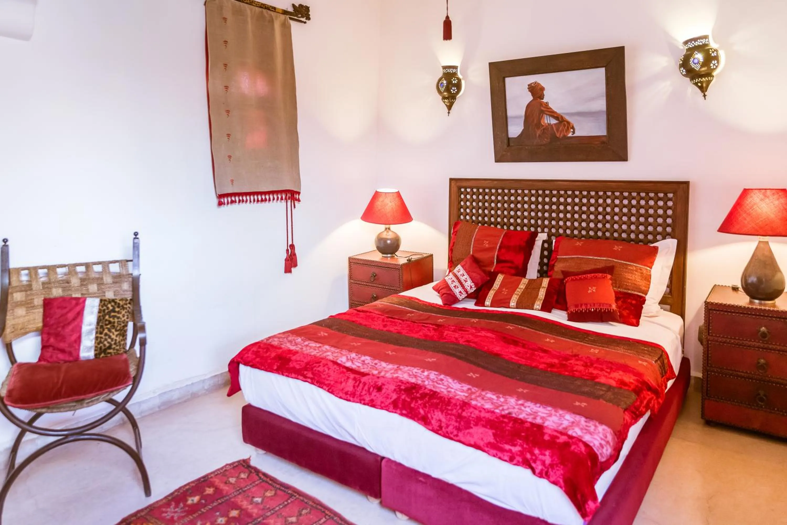 Photo of the whole room in Riad Laora By La Siredrah