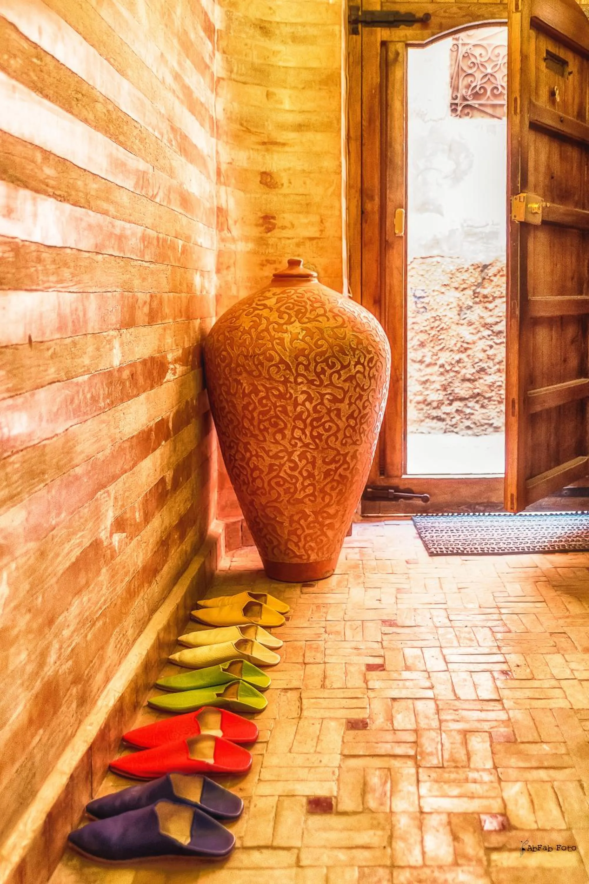 Lobby or reception in Riad Laora By La Siredrah