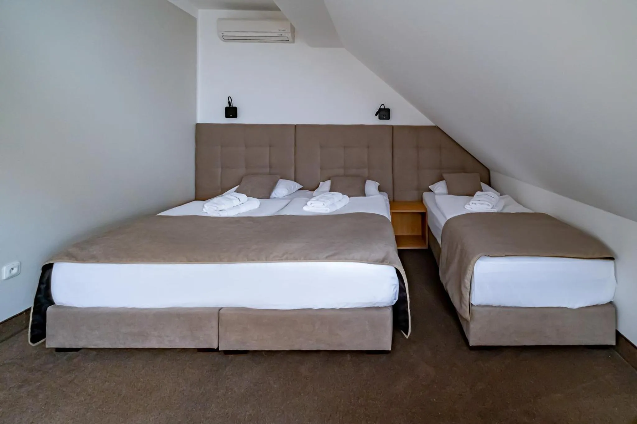 Bed in Relax Hotel Stork