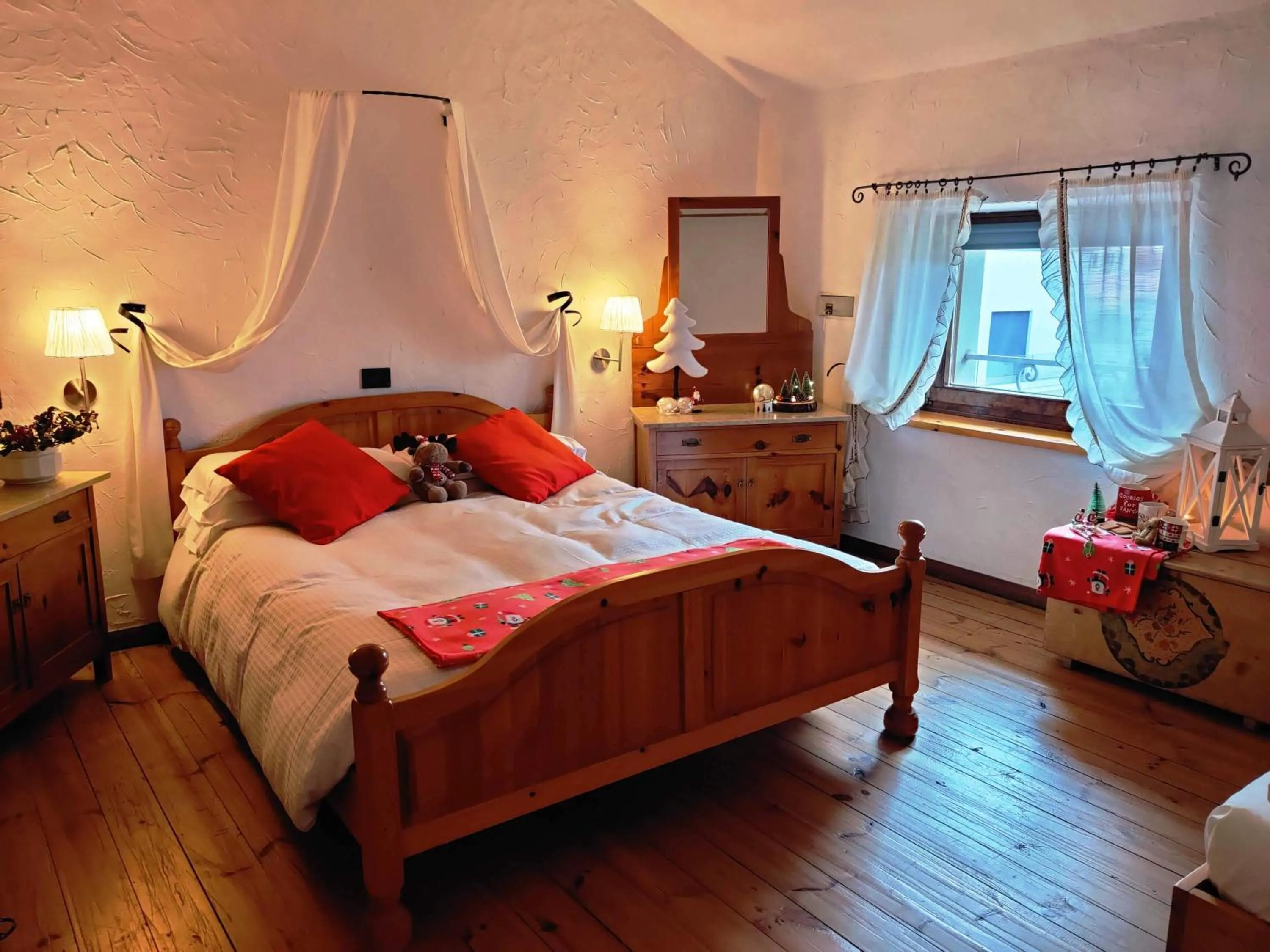 Bedroom in Sembenini Palace