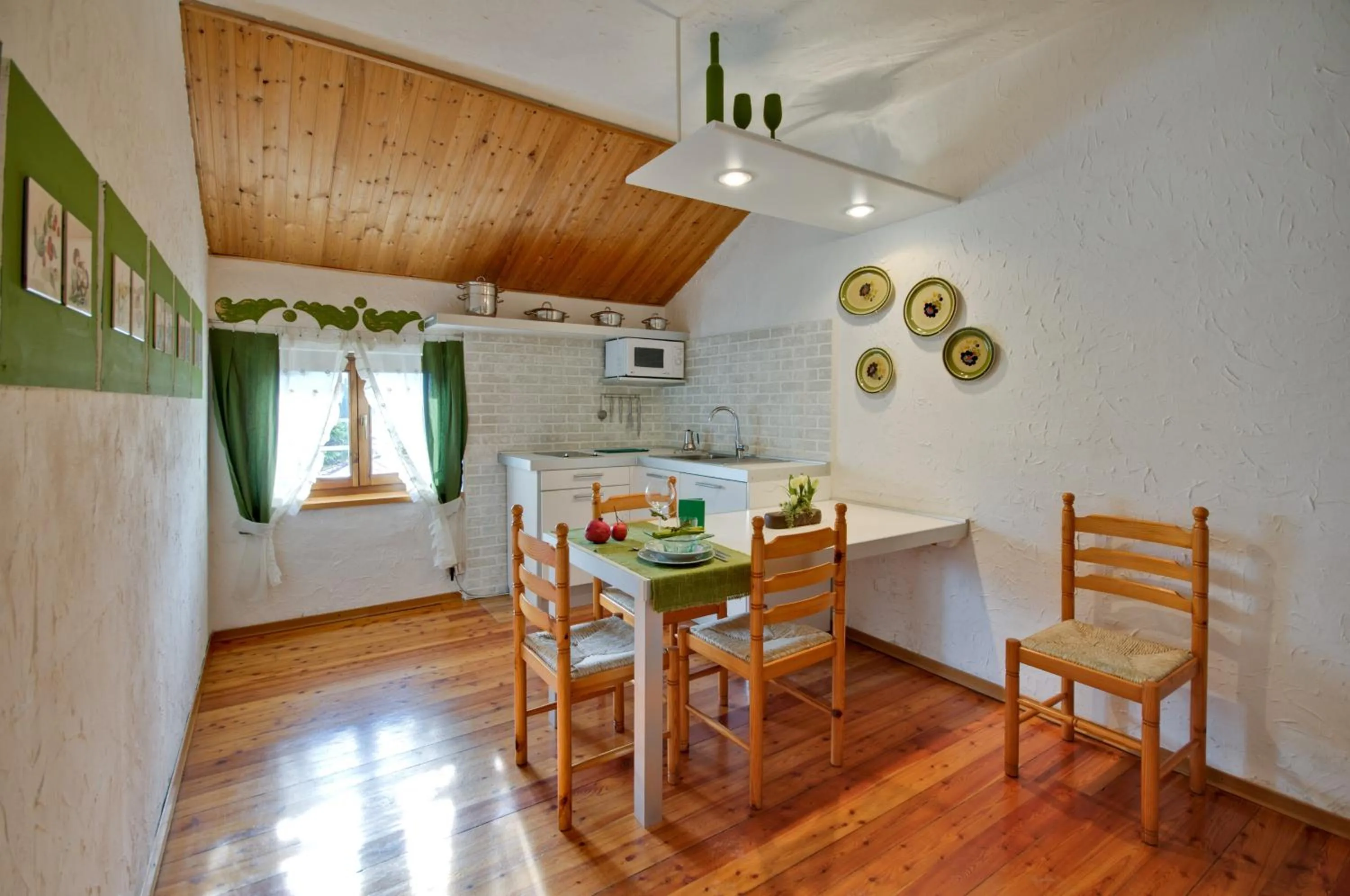 Dining area in Sembenini Palace