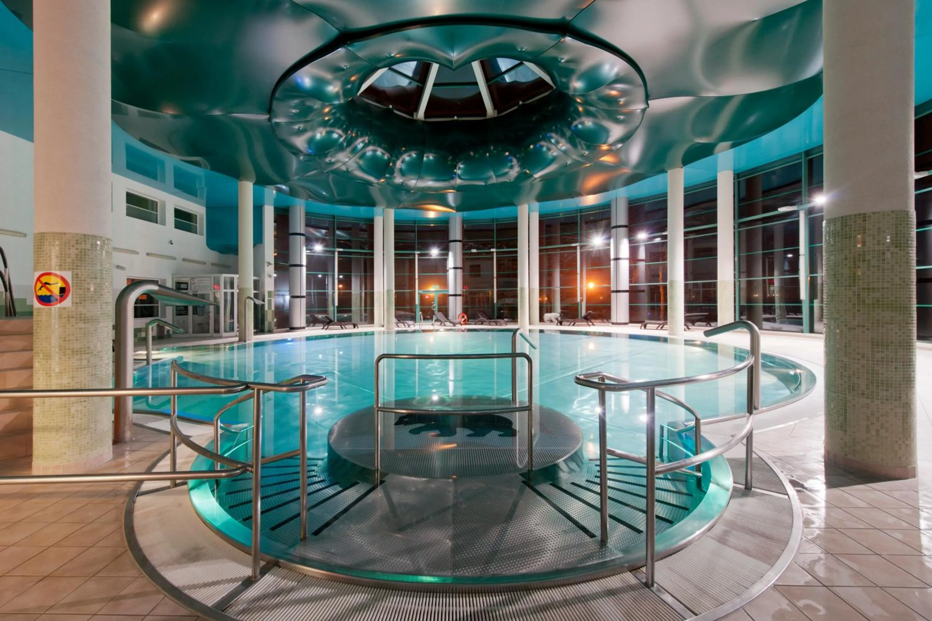 Swimming pool in Klinika Uzdrowiskowa "Pod Tezniami''