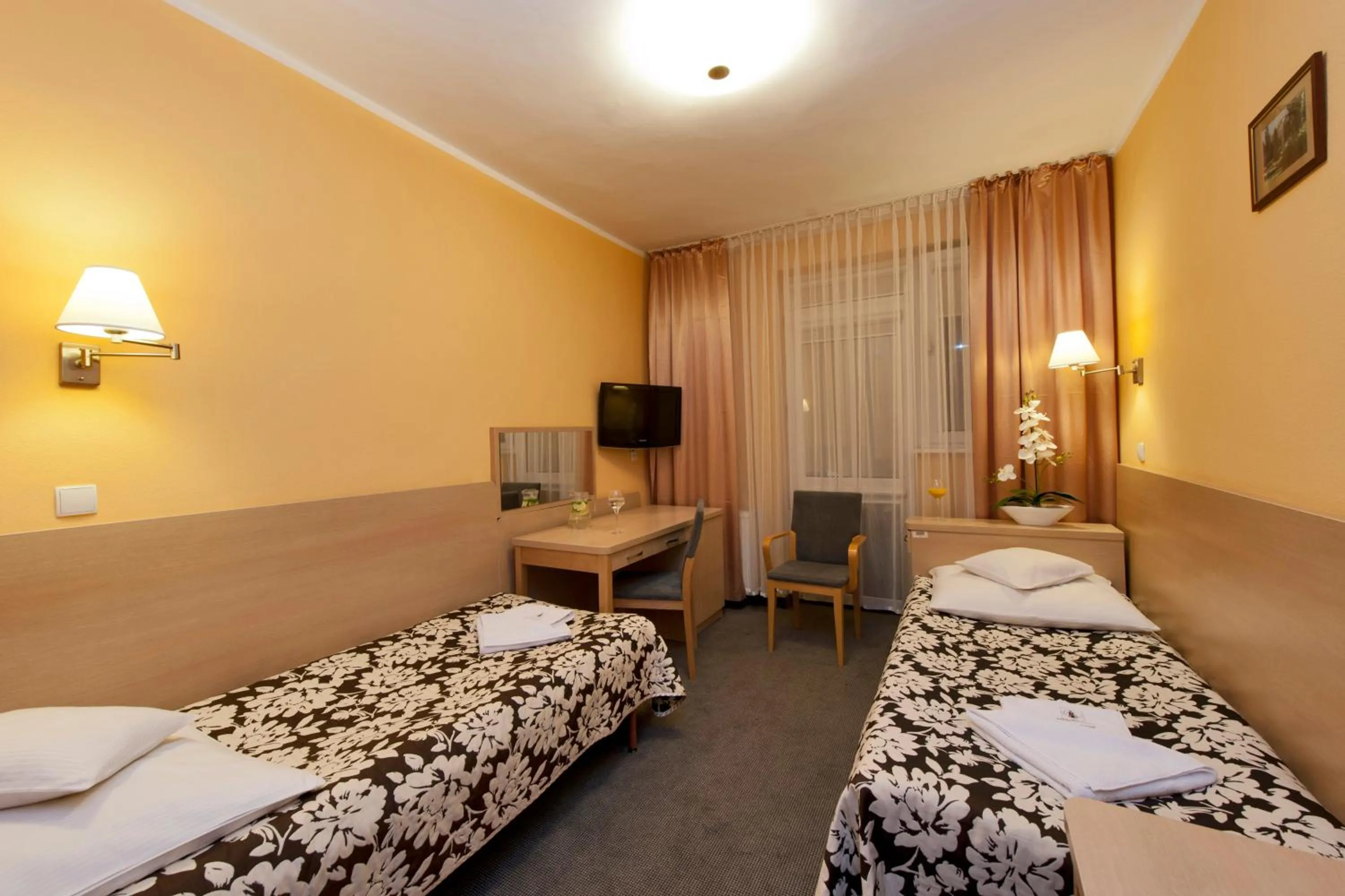 Bed in Klinika Uzdrowiskowa "Pod Tezniami''