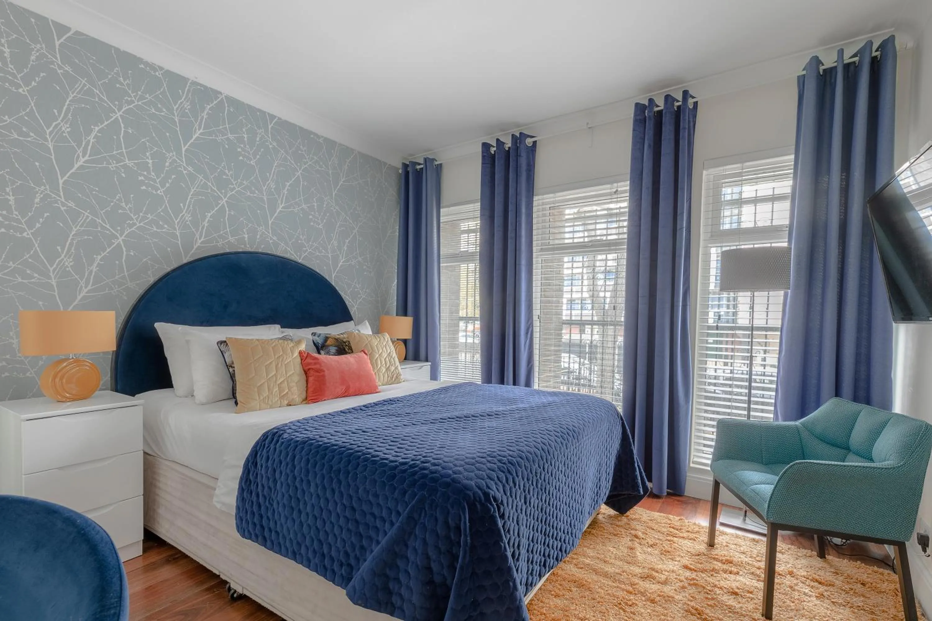 Notting Hill & Hyde Park EXCLUSIVE WEST-END SERENE DESIGNER FAMILY HOME 5Bed4bath