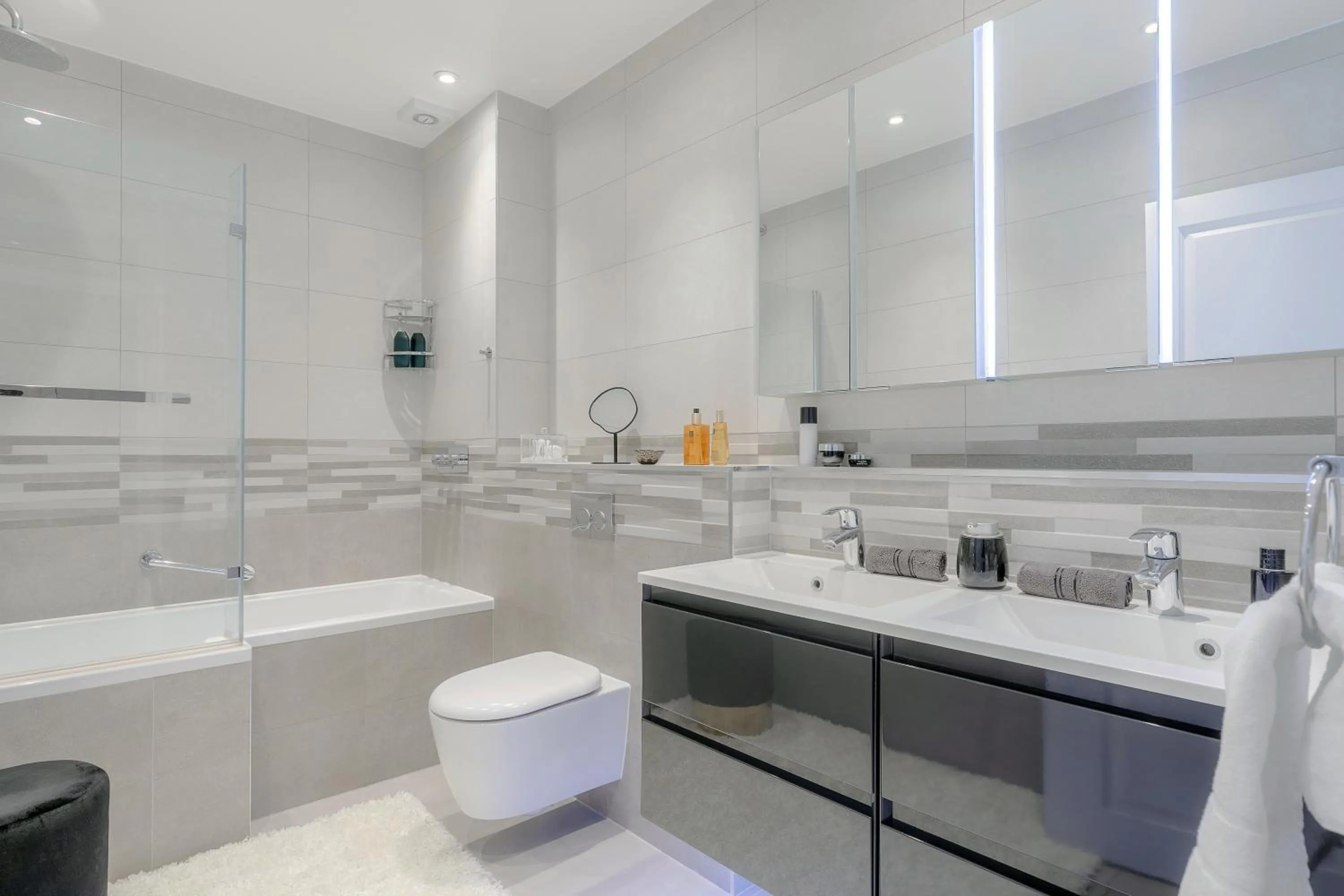 Notting Hill & Hyde Park EXCLUSIVE WEST-END SERENE DESIGNER FAMILY HOME 5Bed4bath