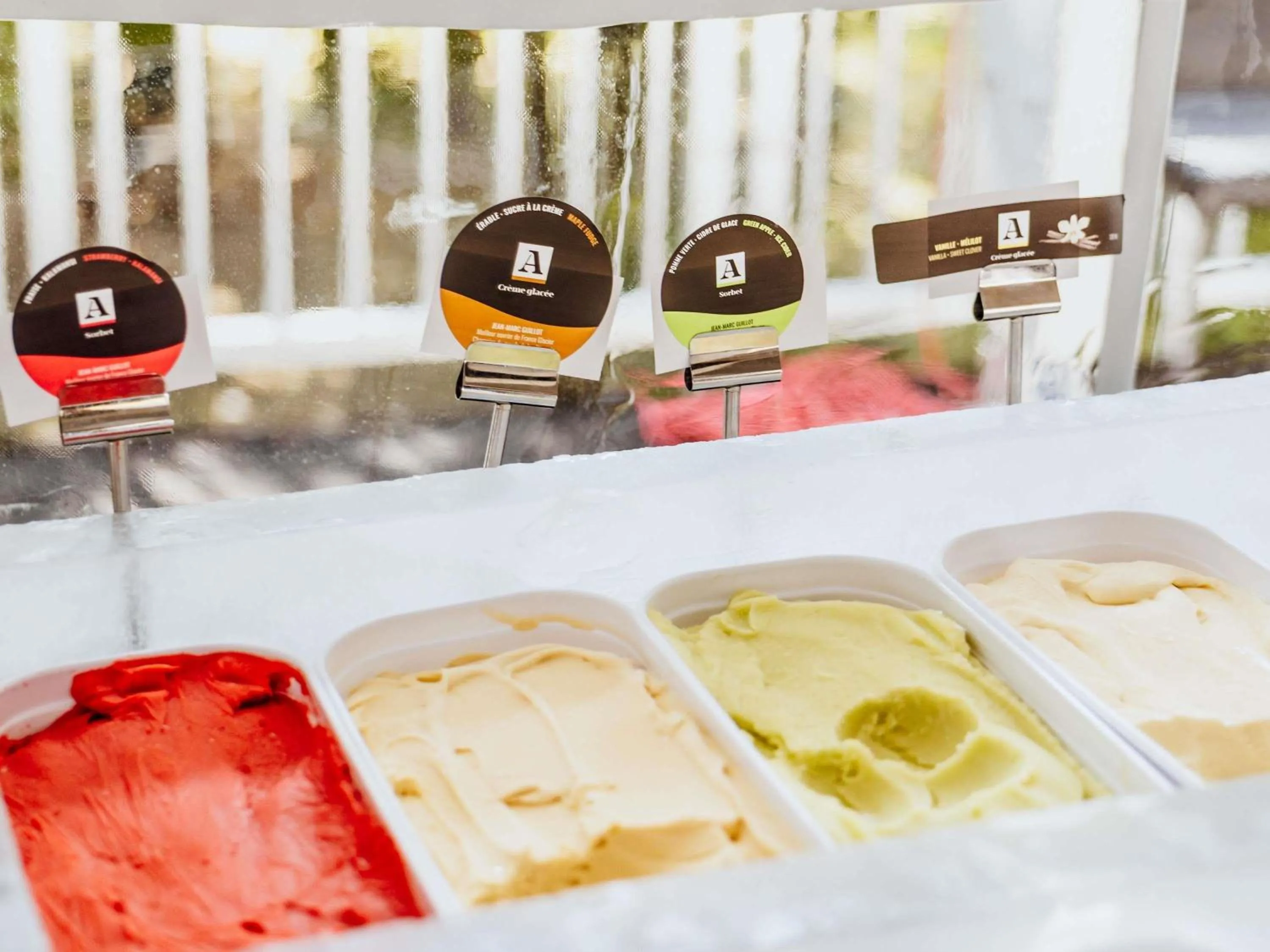 Restaurant/places to eat in Fairmont The Queen Elizabeth