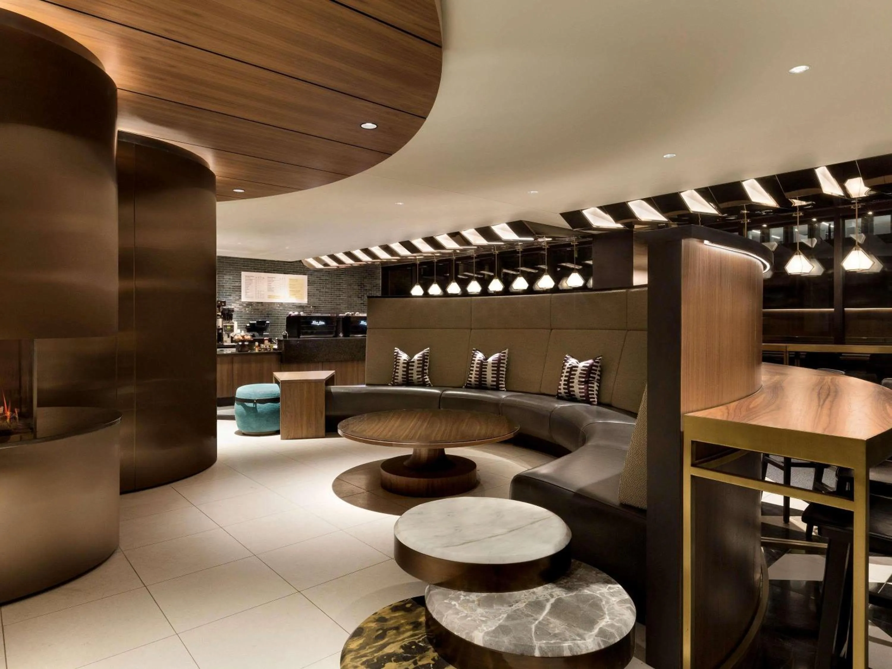 Restaurant/places to eat in Fairmont The Queen Elizabeth