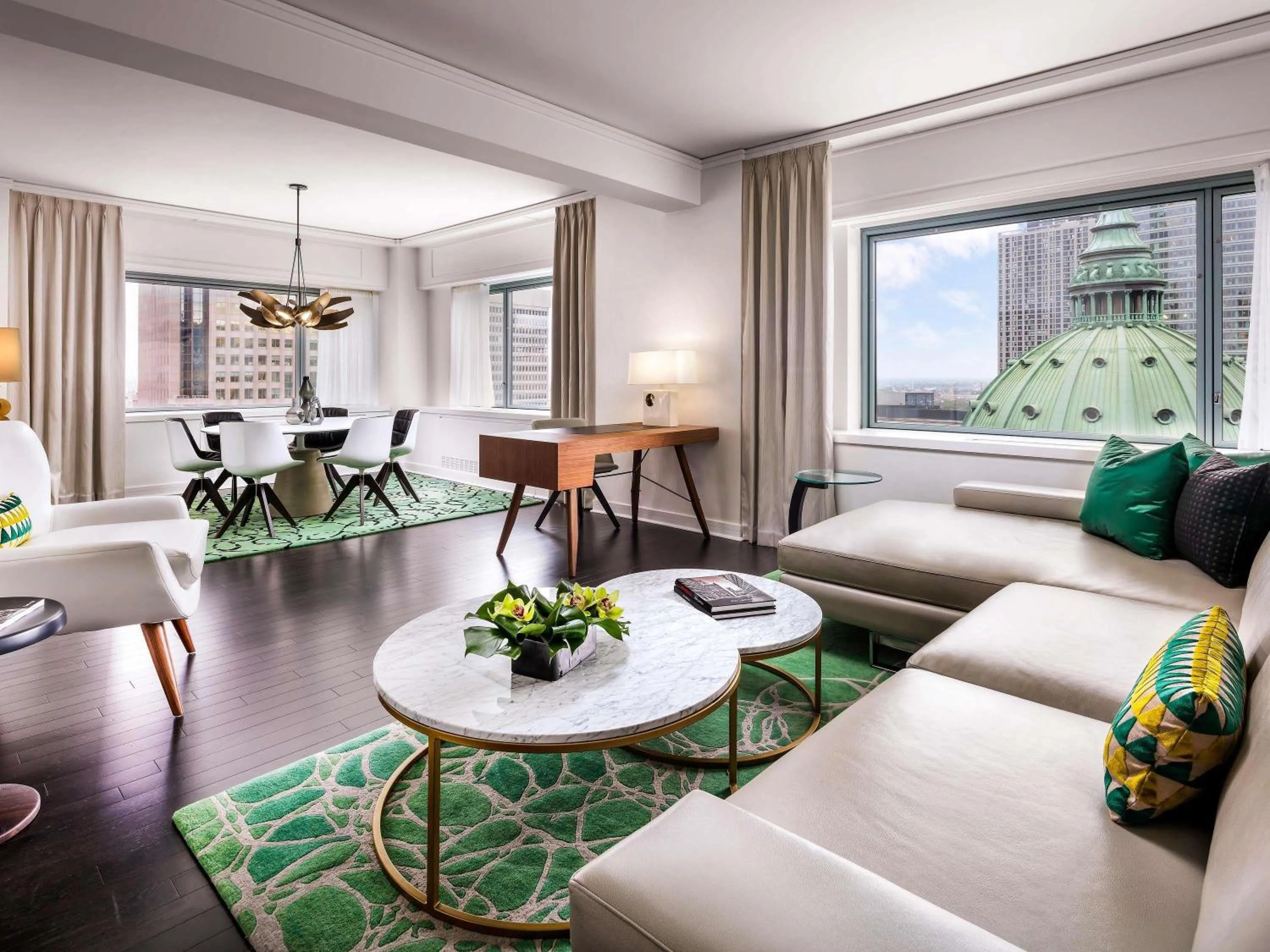 Bedroom in Fairmont The Queen Elizabeth