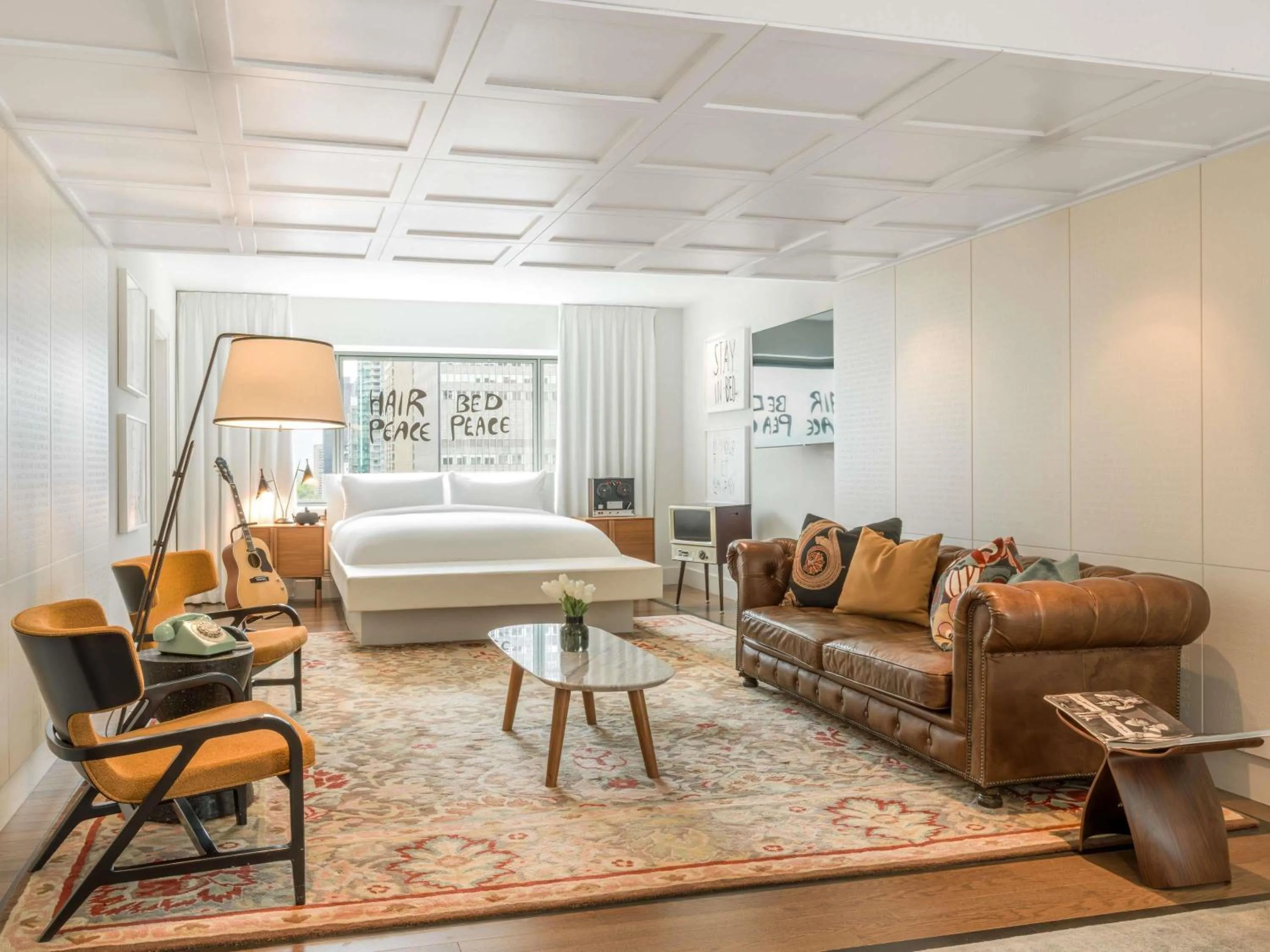 Photo of the whole room in Fairmont The Queen Elizabeth