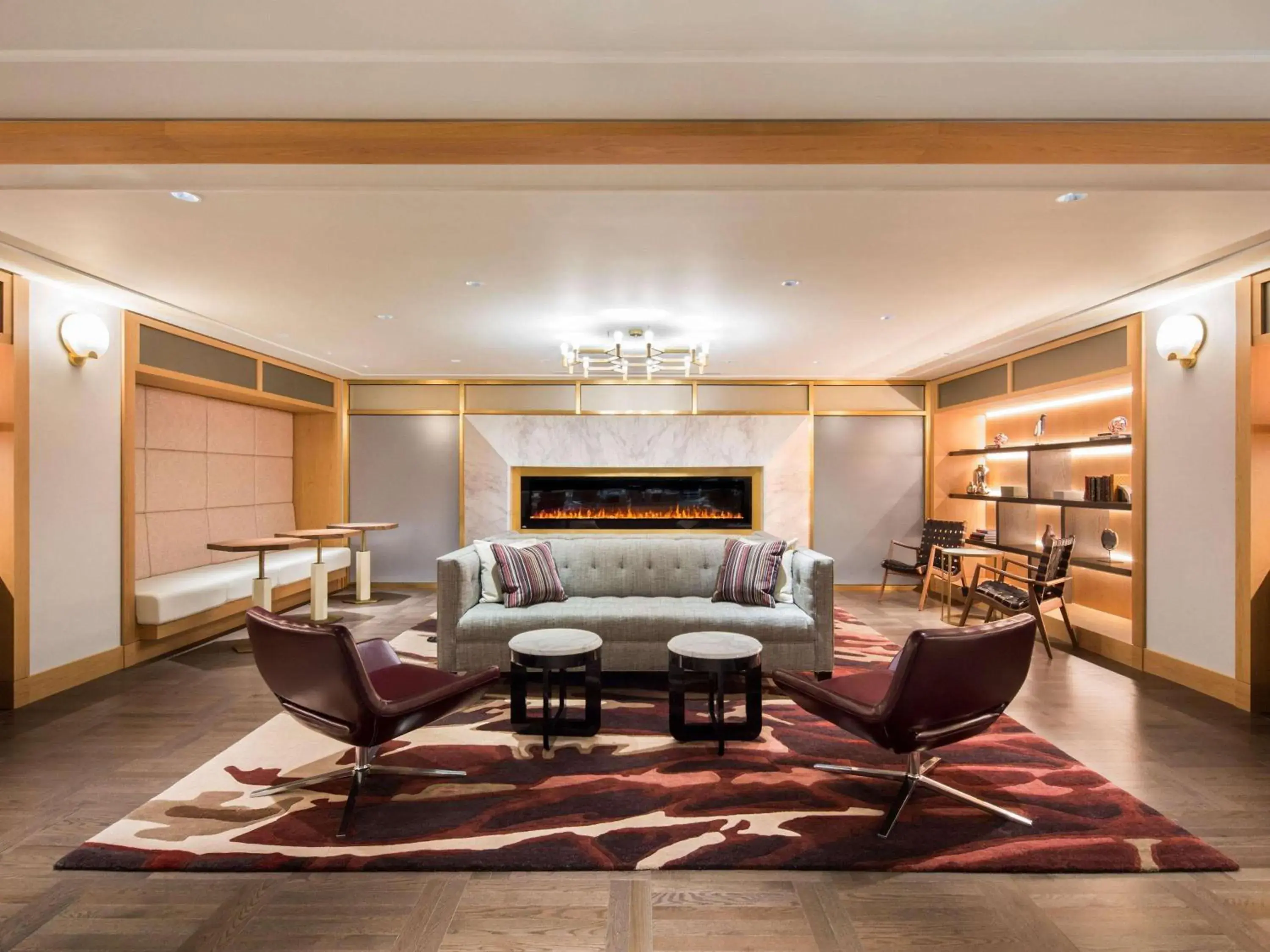 Royale Ville Marie King Suite with Gold Lounge in Fairmont The Queen Elizabeth Royale Ville Marie King Suite with Gold Lounge in Fairmont The Queen Elizabeth