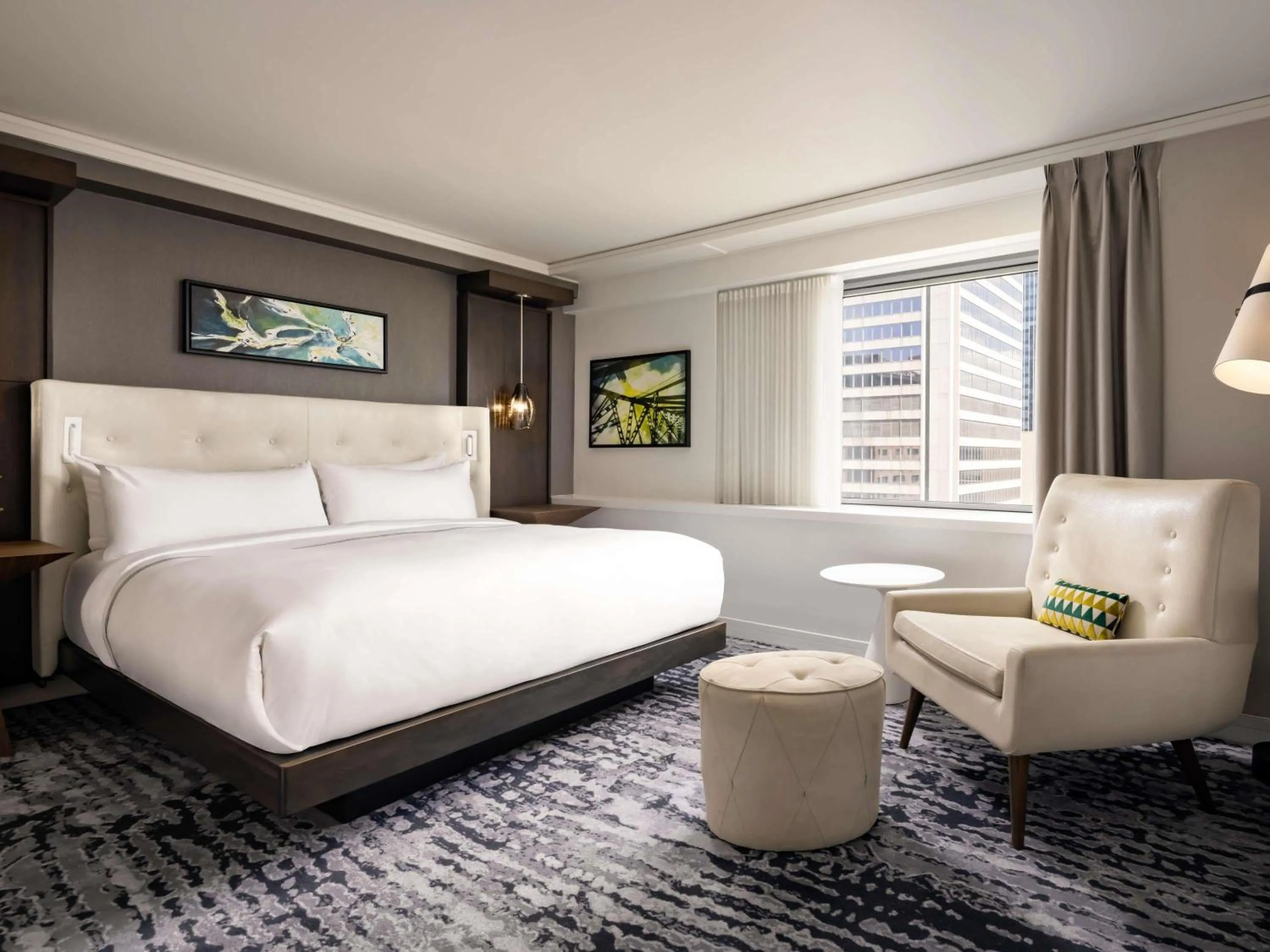 Bedroom, Bed in Fairmont The Queen Elizabeth