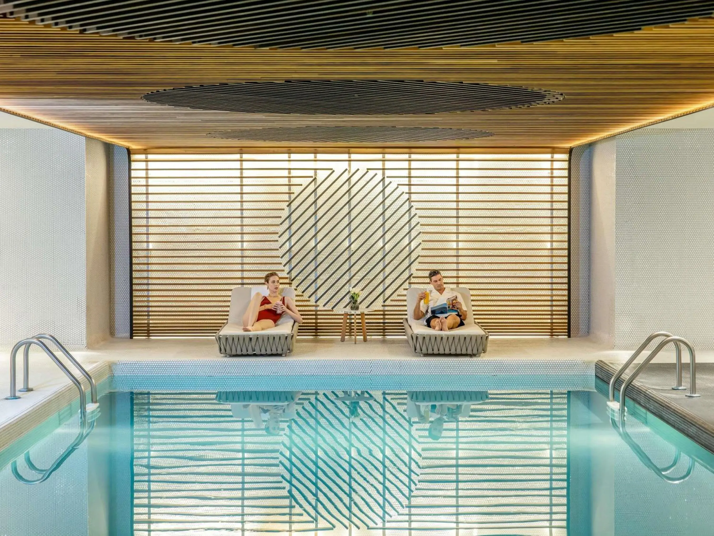 Pool view in Fairmont The Queen Elizabeth Pool view in Fairmont The Queen Elizabeth