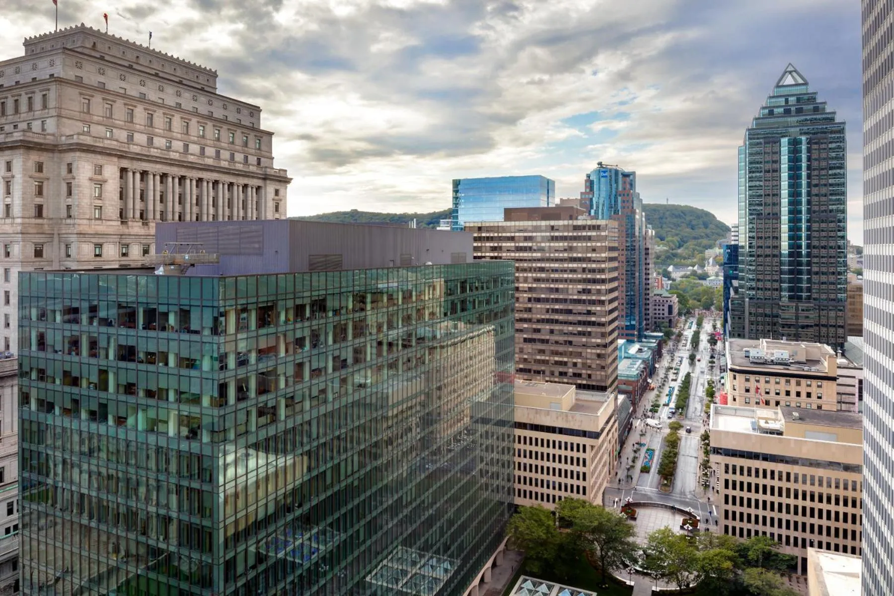 City view in Fairmont The Queen Elizabeth