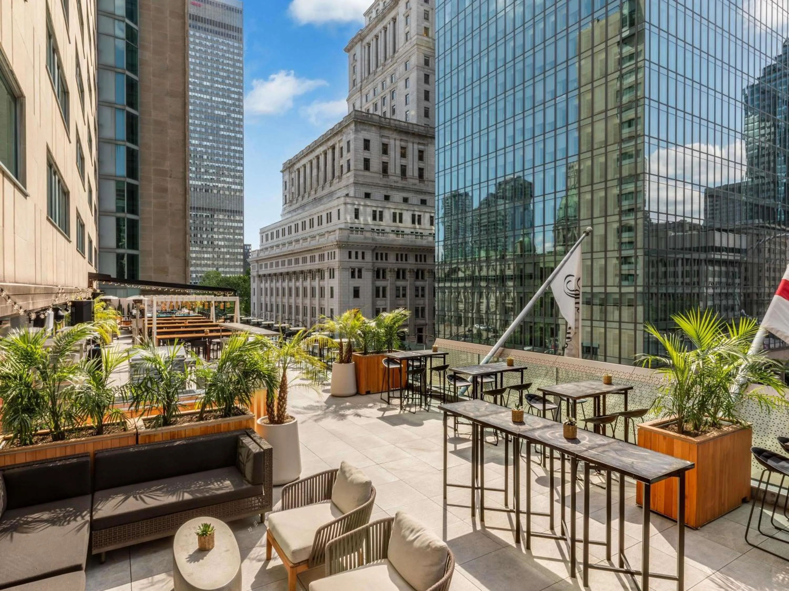 Restaurant/places to eat in Fairmont The Queen Elizabeth