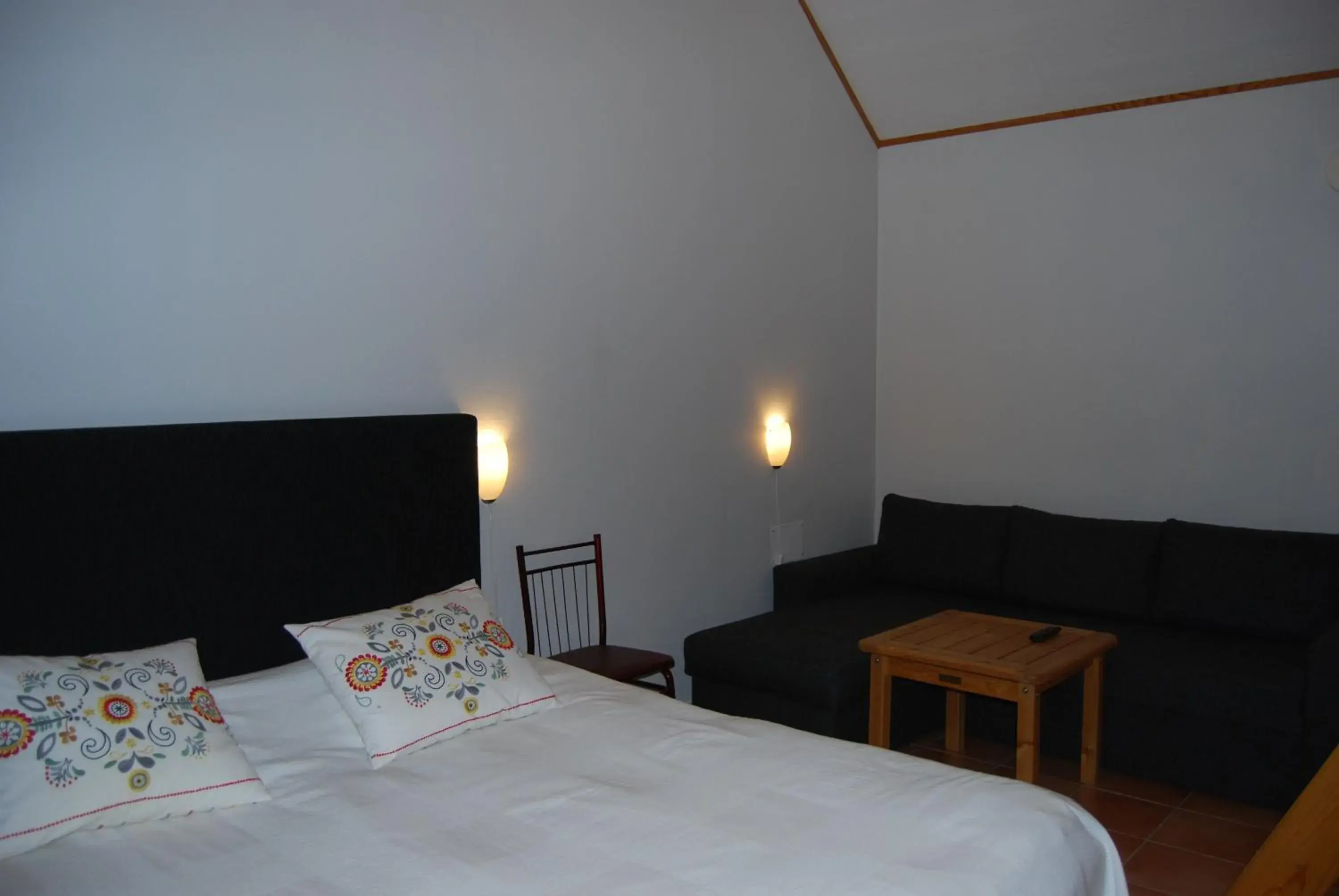 Triple Room with Shower in Vandrarhem & Lofthus Solstickan Triple Room with Shower in Vandrarhem & Lofthus Solstickan