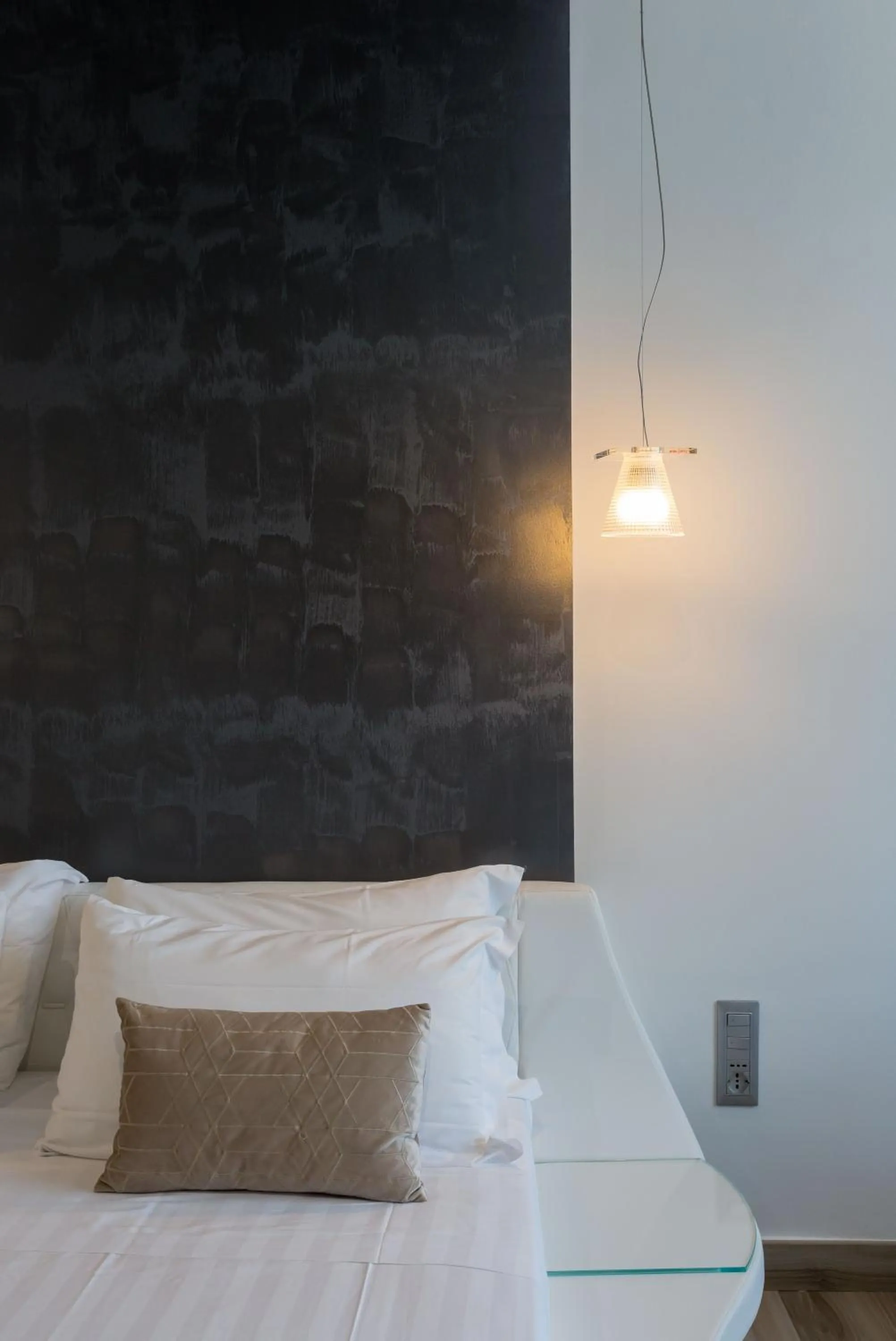 Decorative detail, Bed in ApartHotel Durini