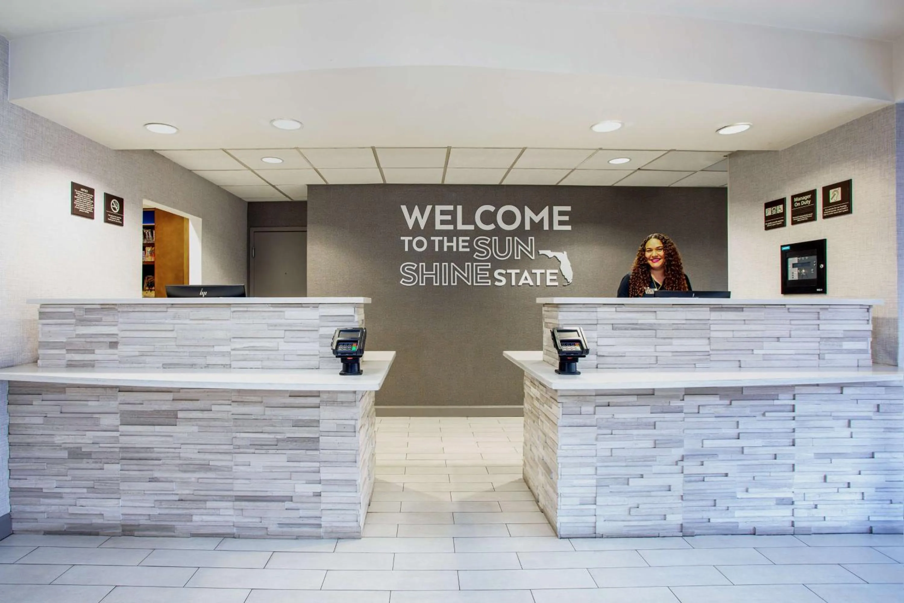 Lobby or reception in Hampton Inn Orlando-International Airport