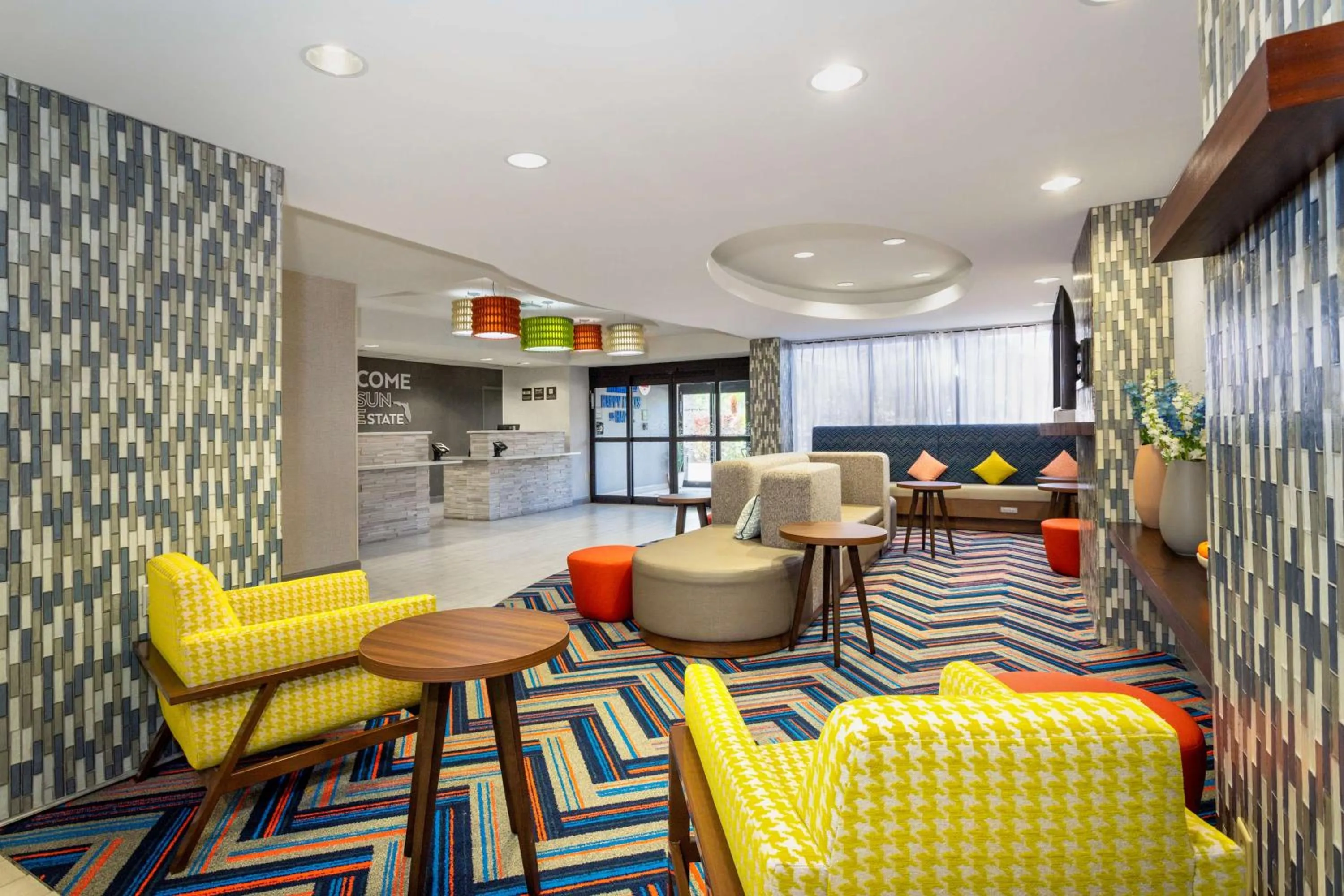 Lobby or reception in Hampton Inn Orlando-International Airport