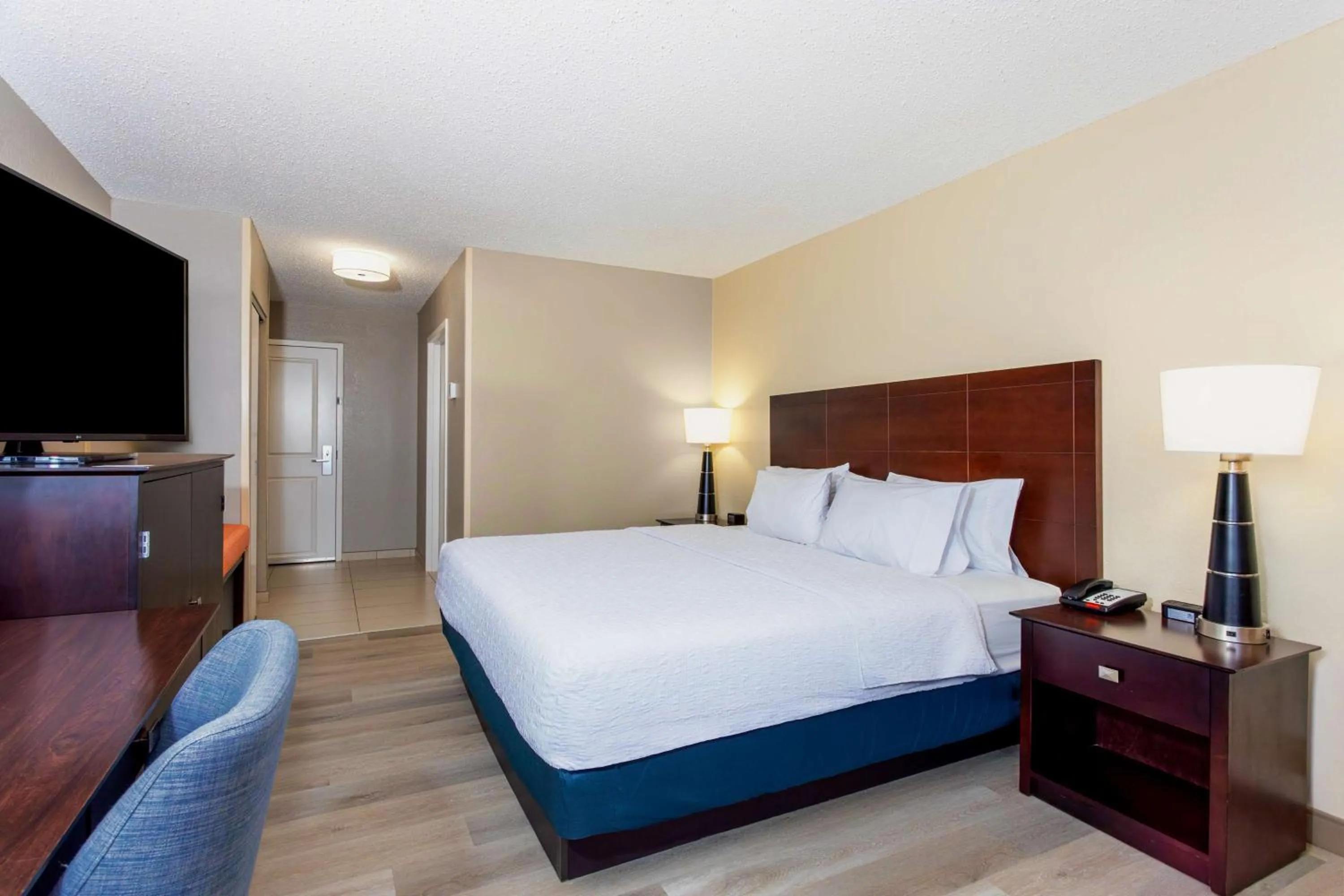 Bed in Hampton Inn Orlando-International Airport