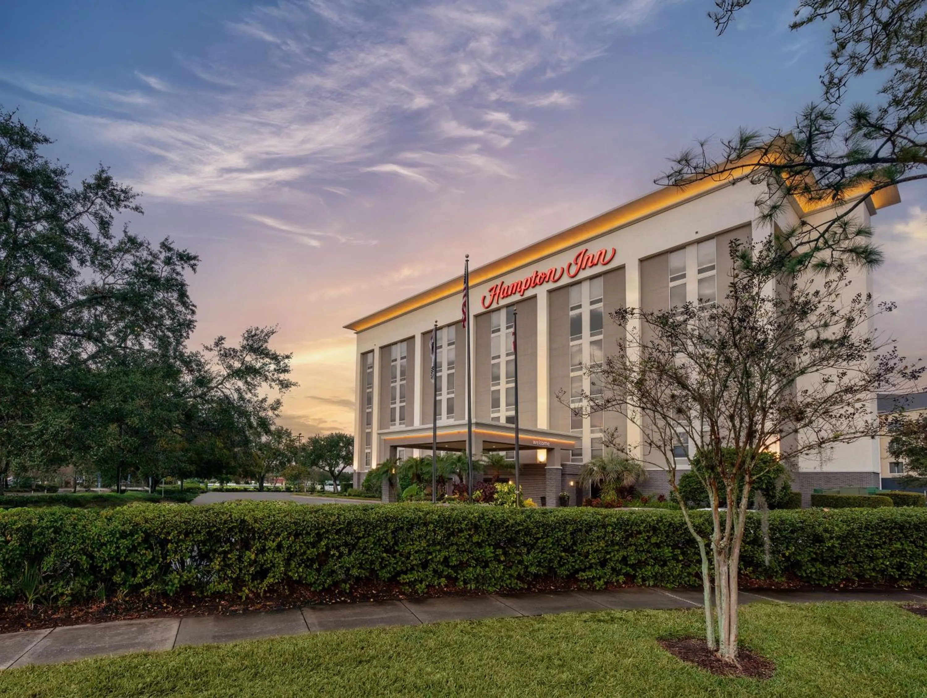 Property building in Hampton Inn Orlando-International Airport