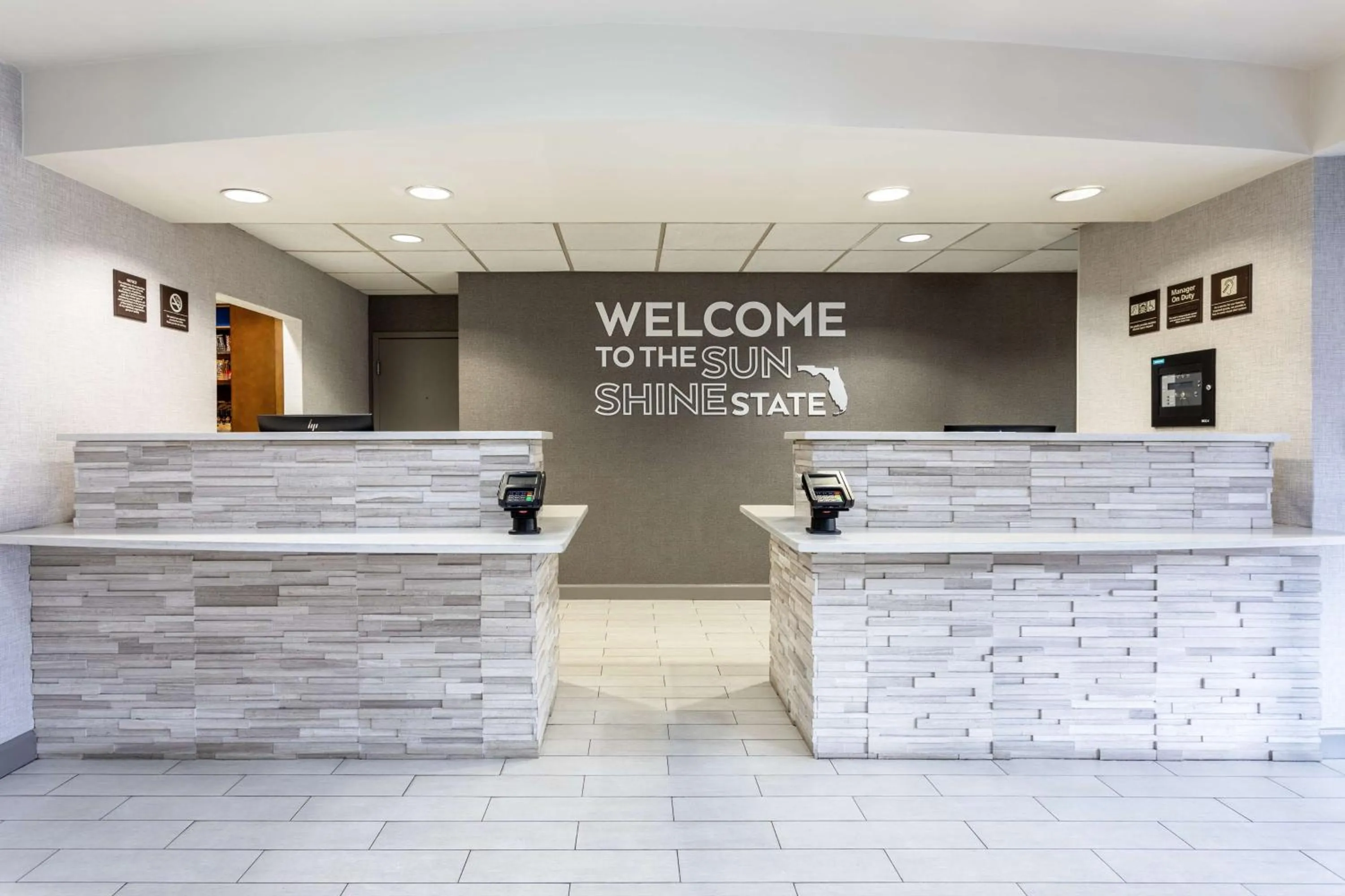 Lobby or reception in Hampton Inn Orlando-International Airport