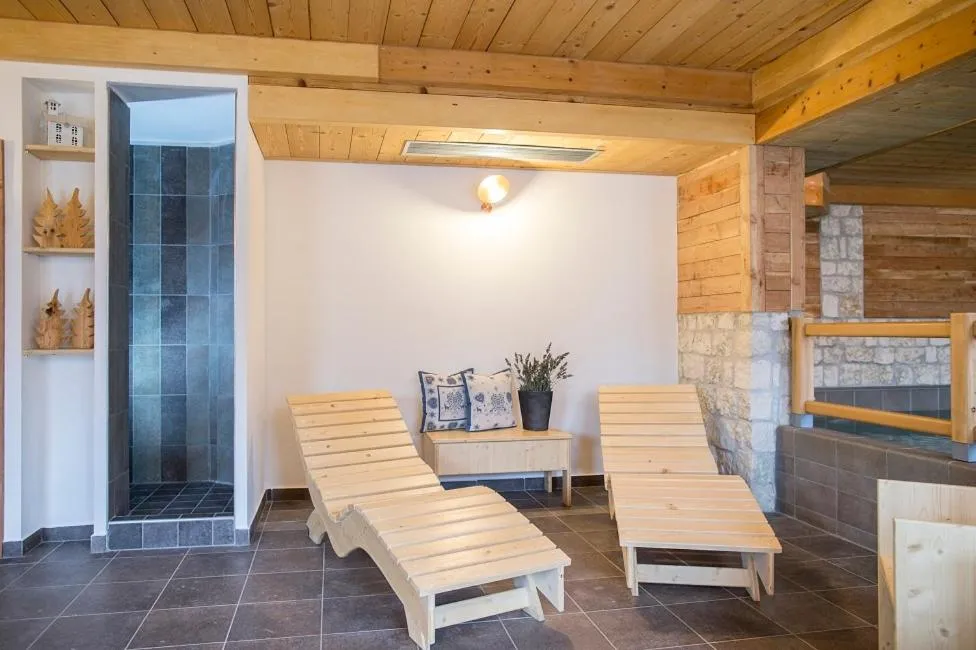 Solarium in Residence Derby Club