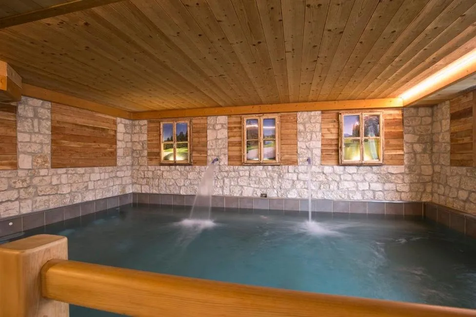 Swimming pool in Residence Derby Club