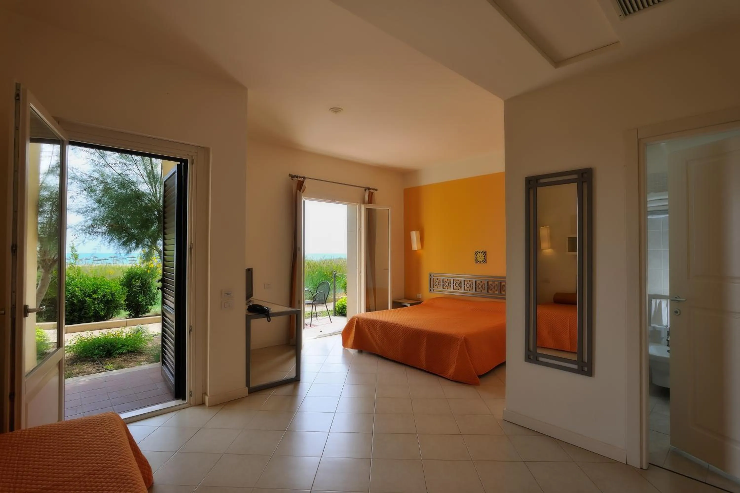 Photo of the whole room, Bed in Sikania Eco Resort