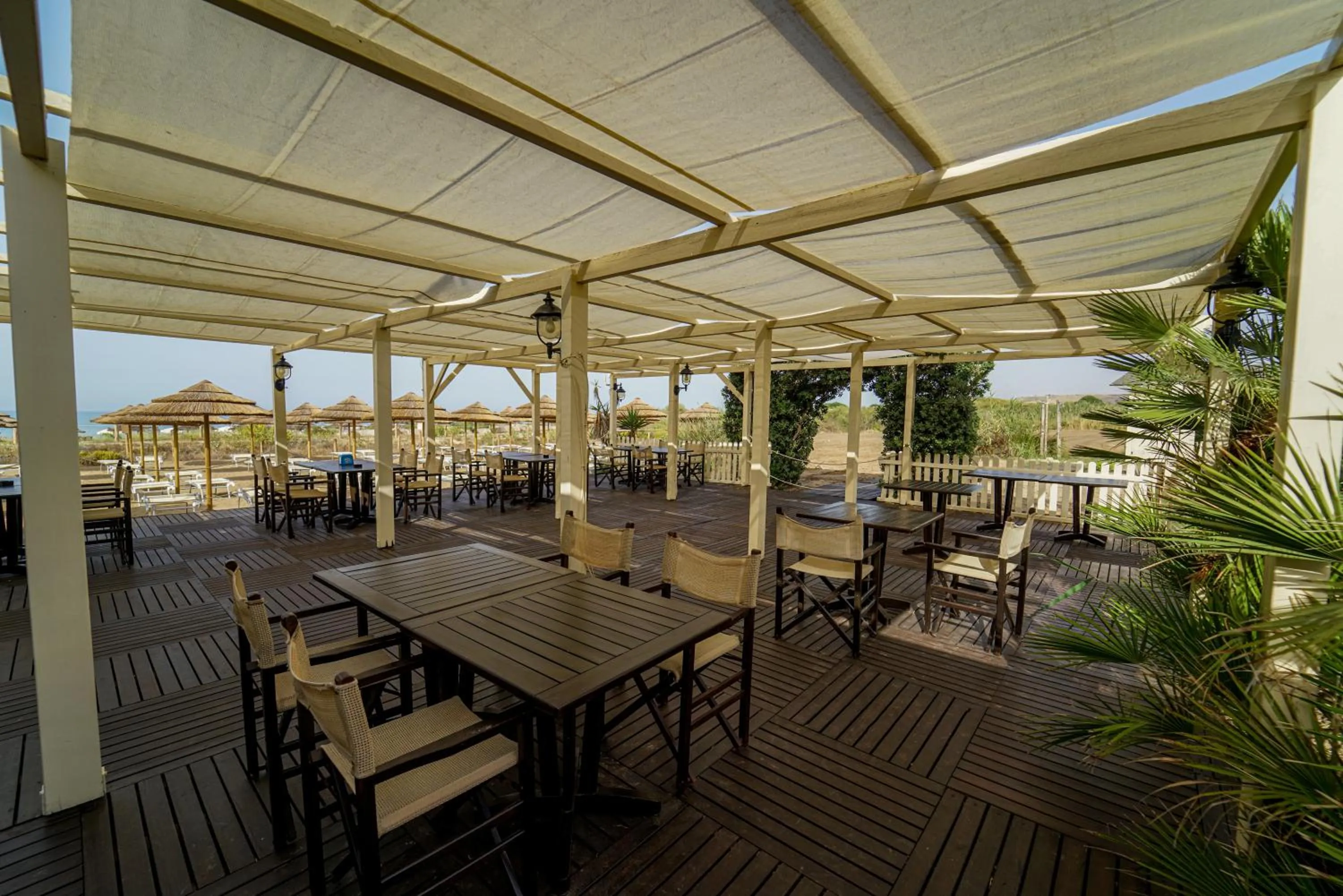 Restaurant/places to eat in Sikania Eco Resort