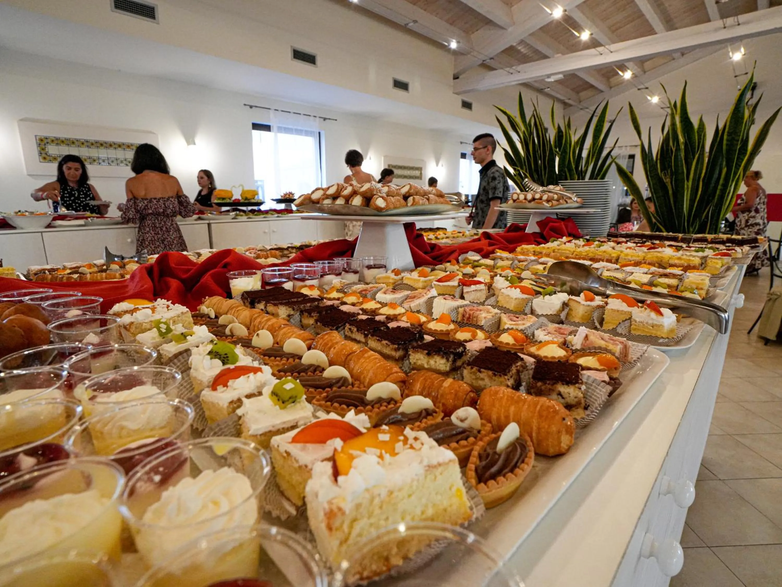 Food and drinks in Sikania Eco Resort