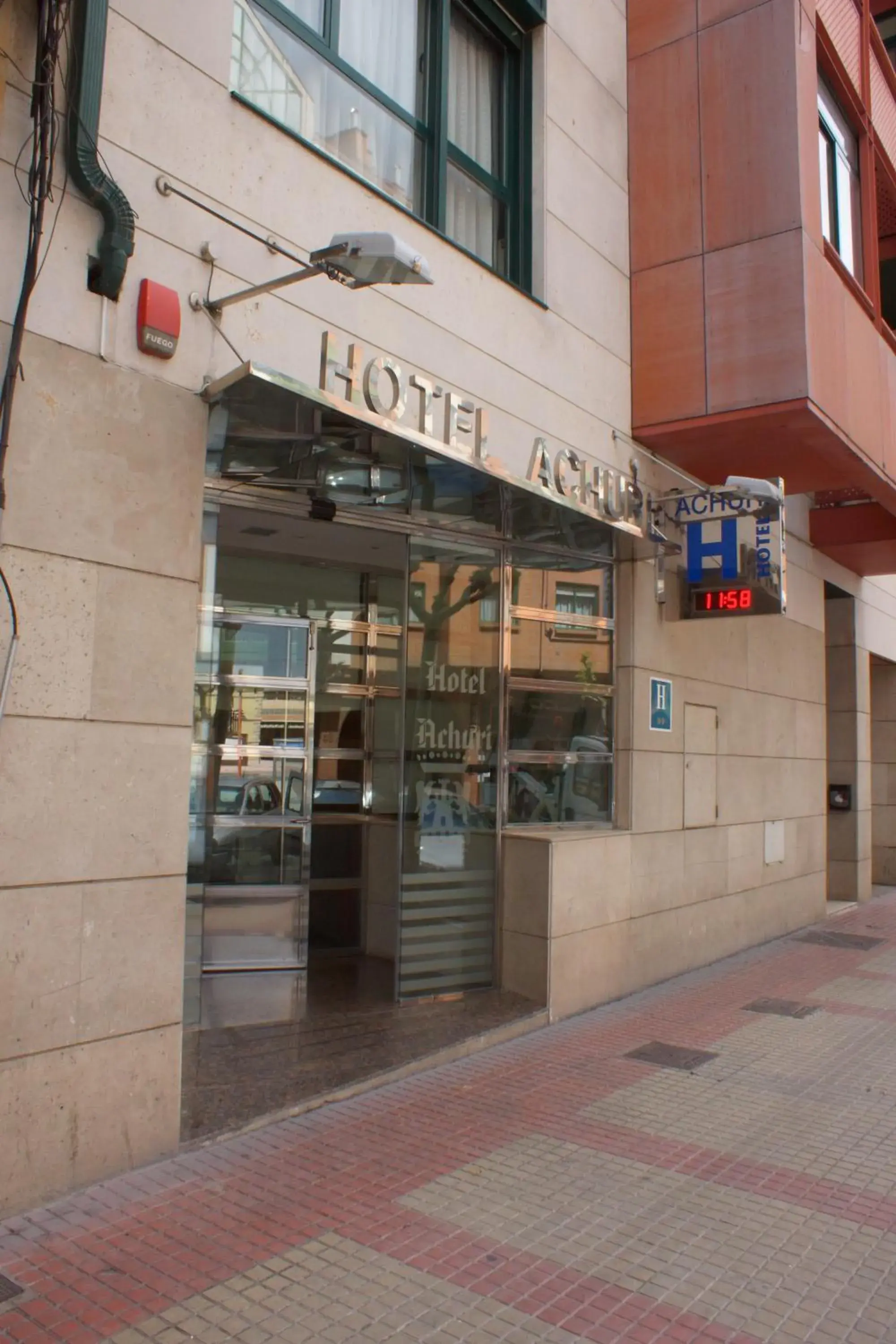 Property building in IRAIPE Achuri Auto Check-in Property building in IRAIPE Achuri Auto Check-in