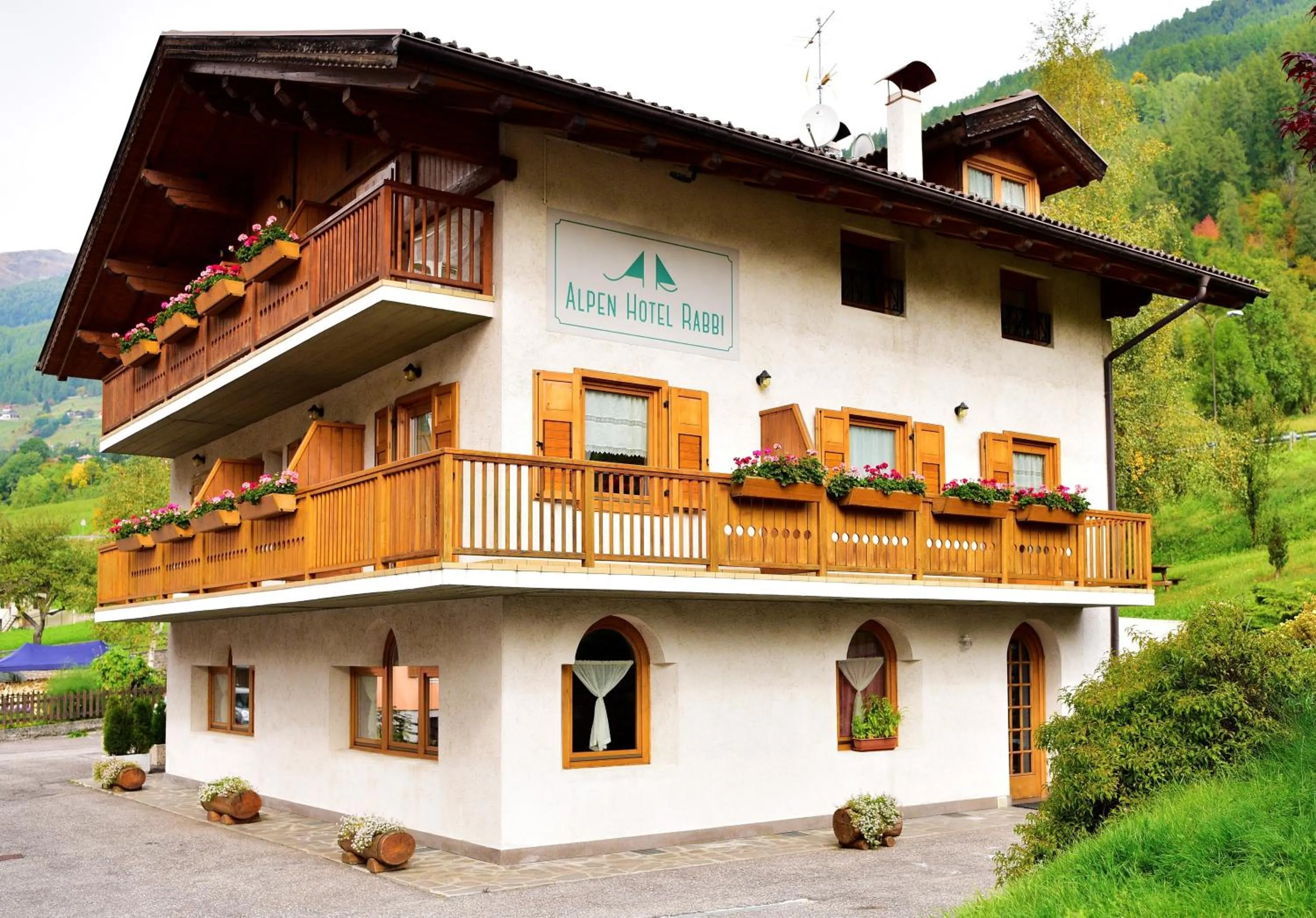 Property building in Alpen Hotel Rabbi