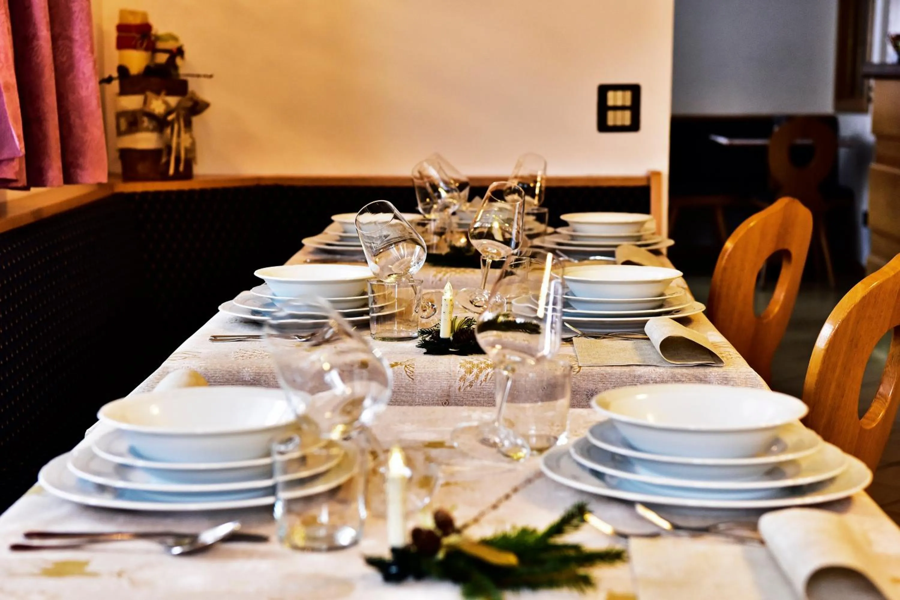 Restaurant/places to eat in Alpen Hotel Rabbi