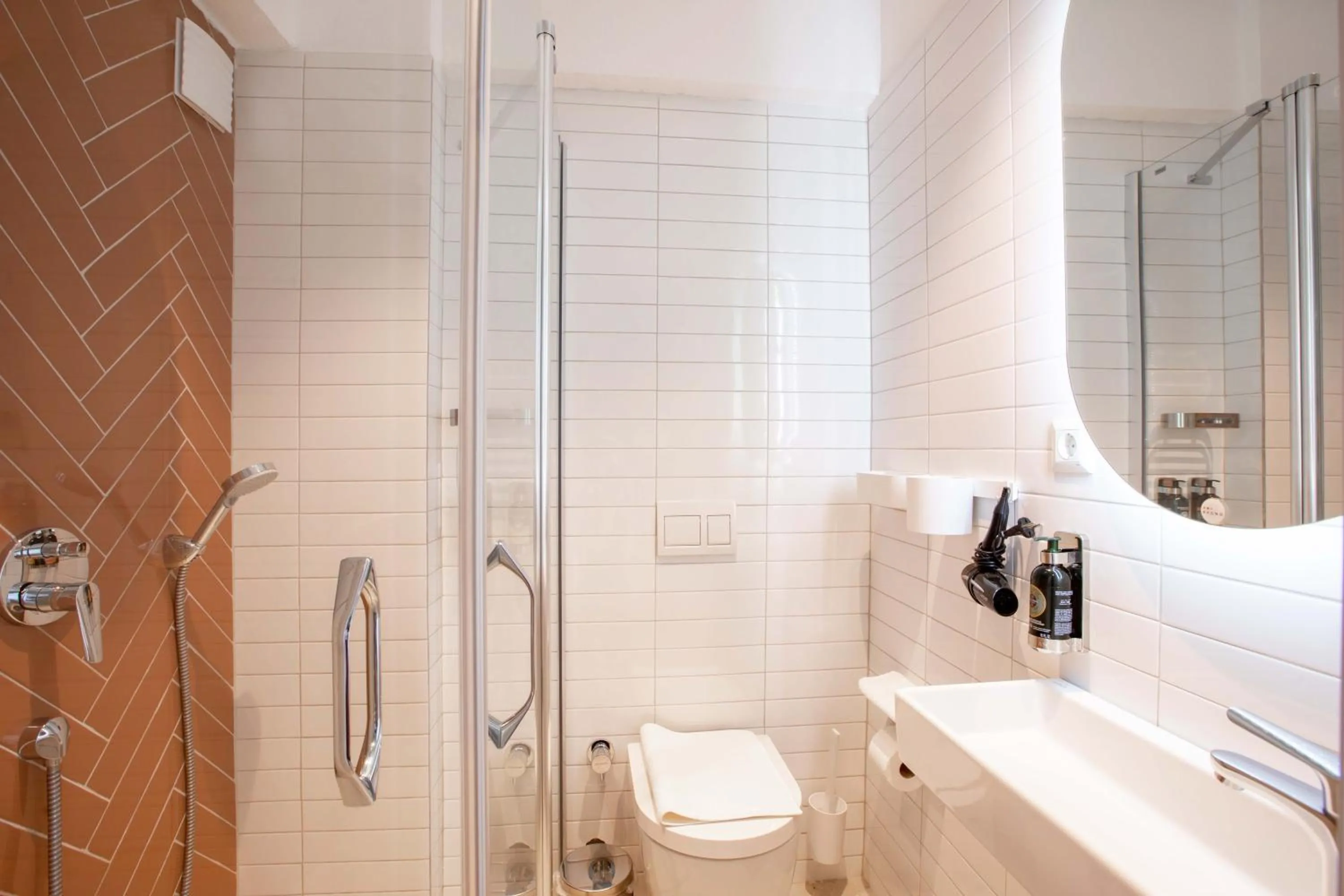 Toilet in Mavilim Hotel