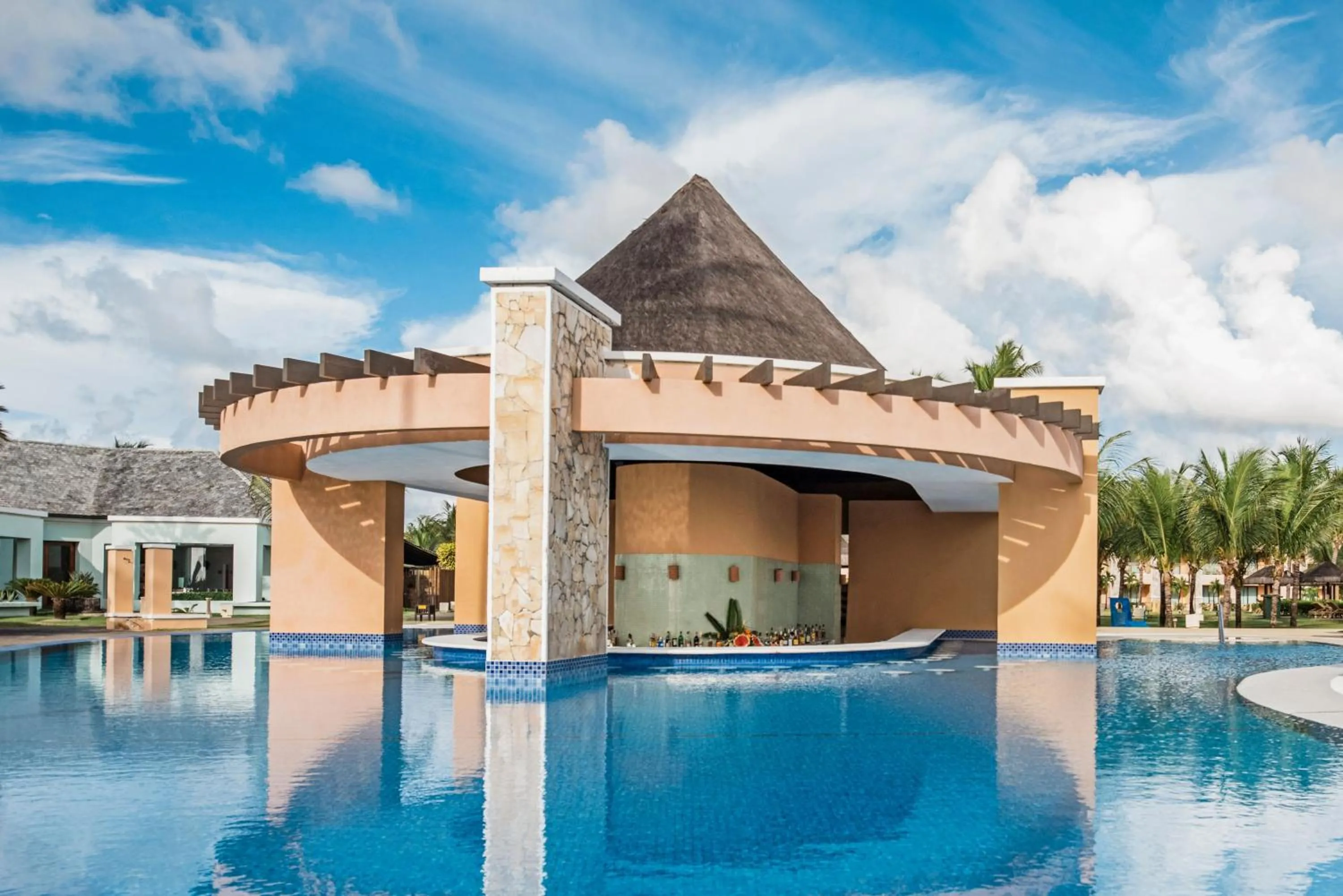 Lounge or bar in Iberostar Selection Praia do Forte - All Inclusive