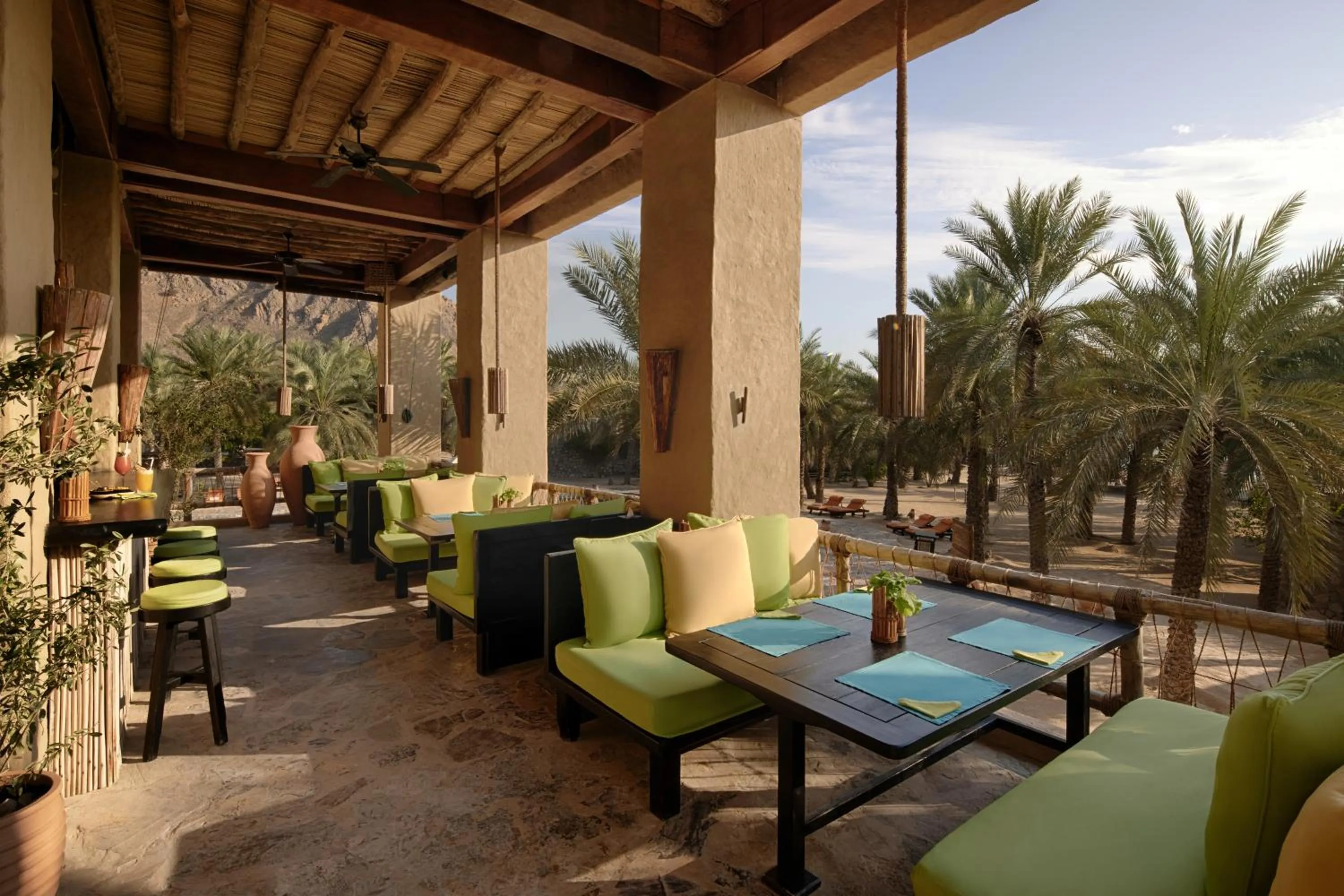 Lounge or bar in Six Senses Zighy Bay