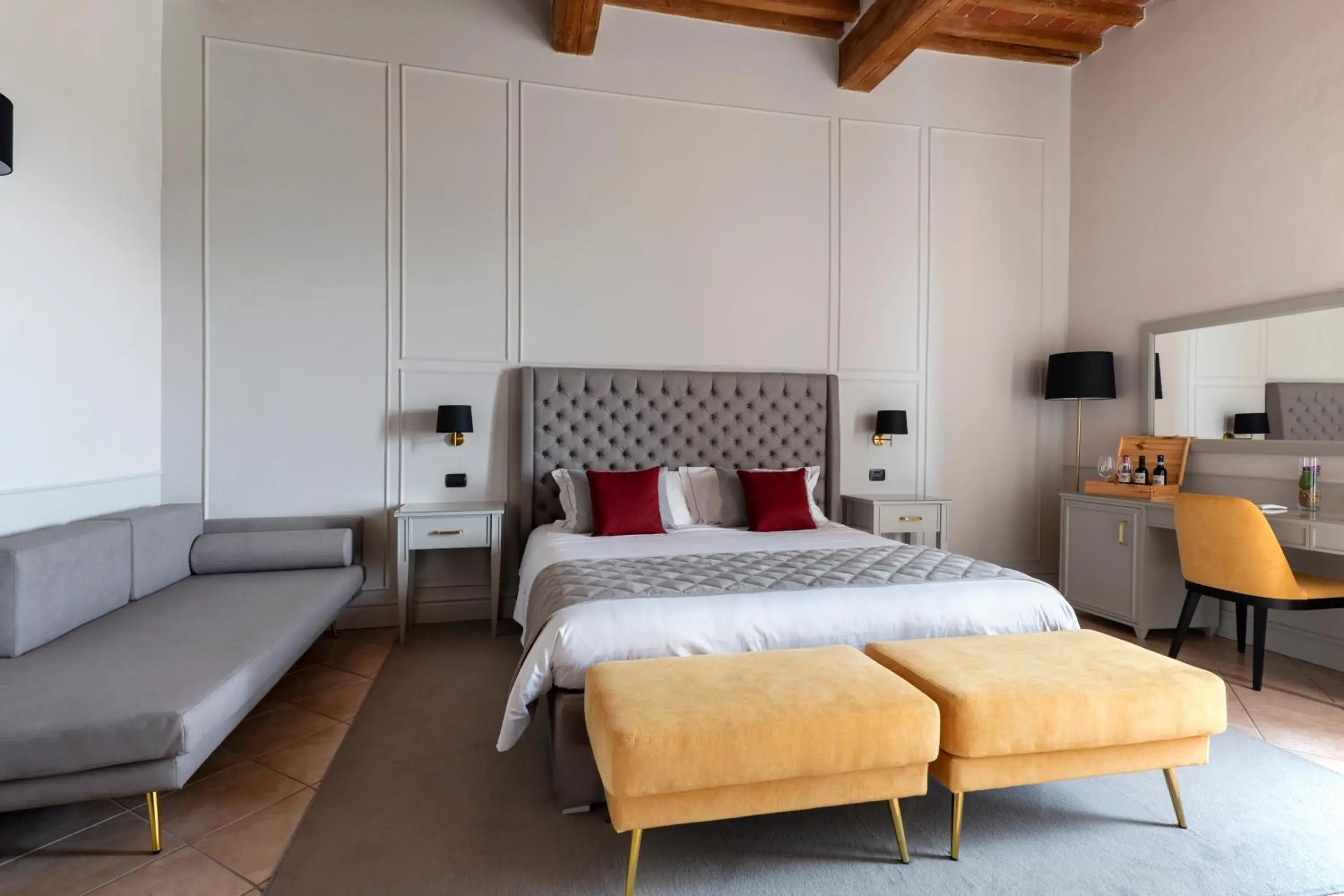 Triple Room in Relais Villa Grazianella | UNA Esperienze Triple Room in Relais Villa Grazianella | UNA Esperienze