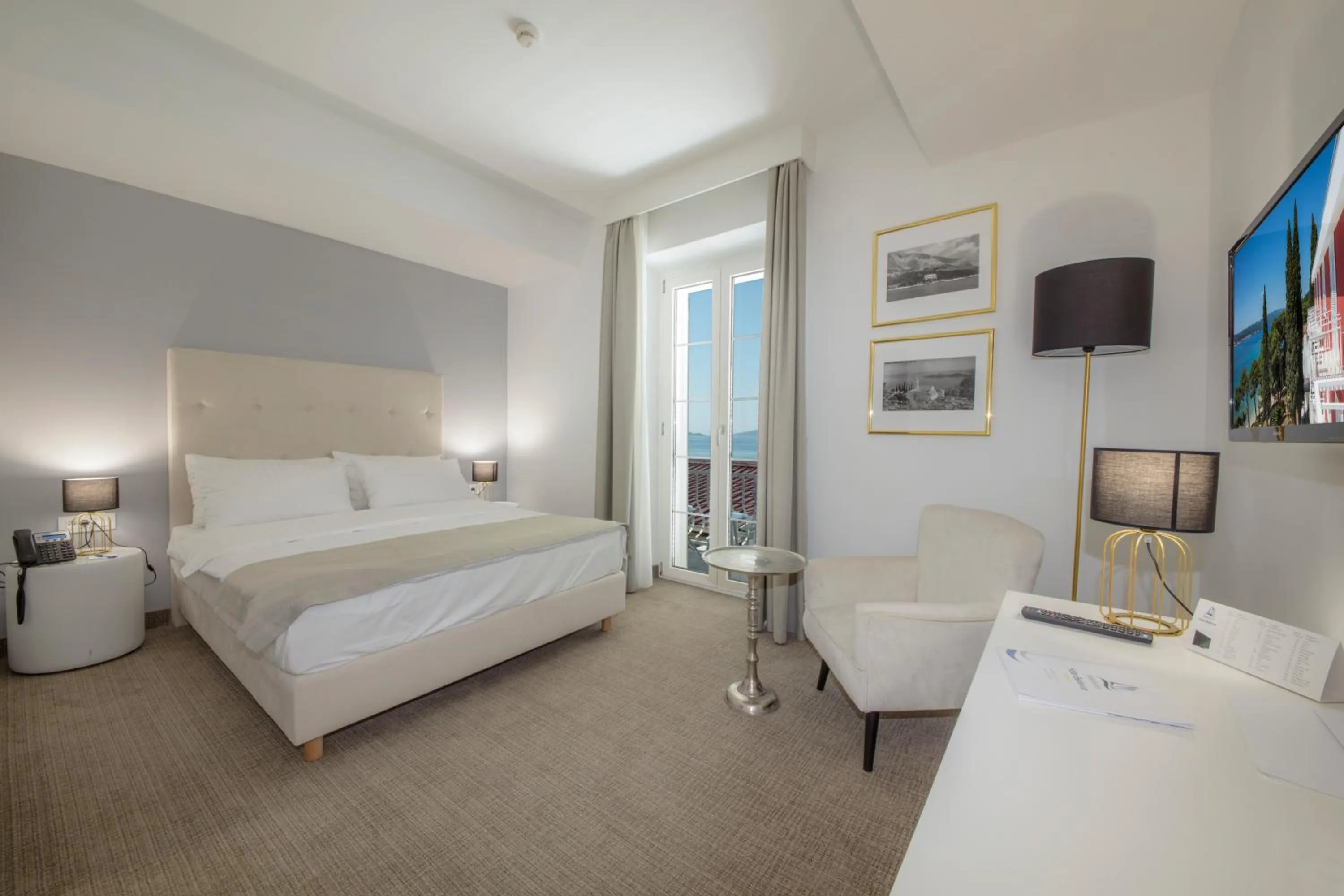 Bed in Aminess Younique Bellevue Hotel